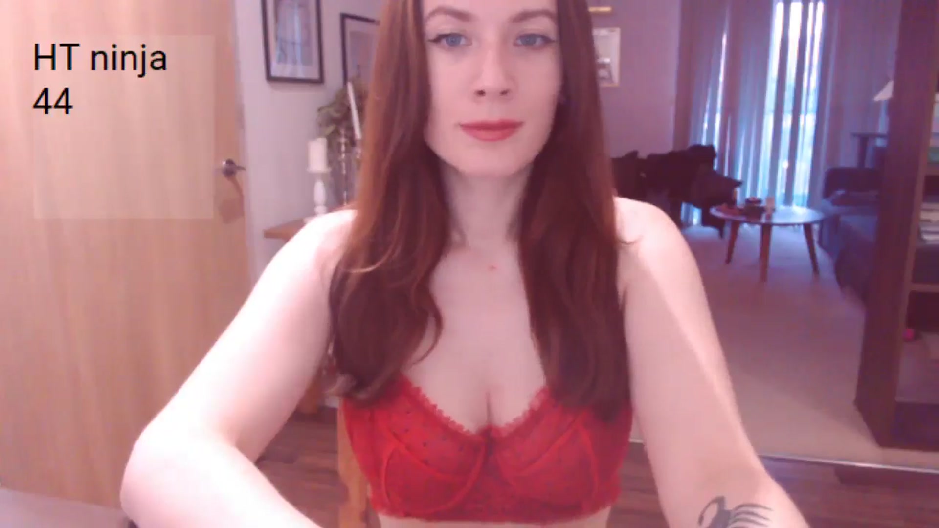 Gallery image thumbnail from AubreyPlza's myfreecams stream on, 05/30/2025, 20:17 image 5 of 20