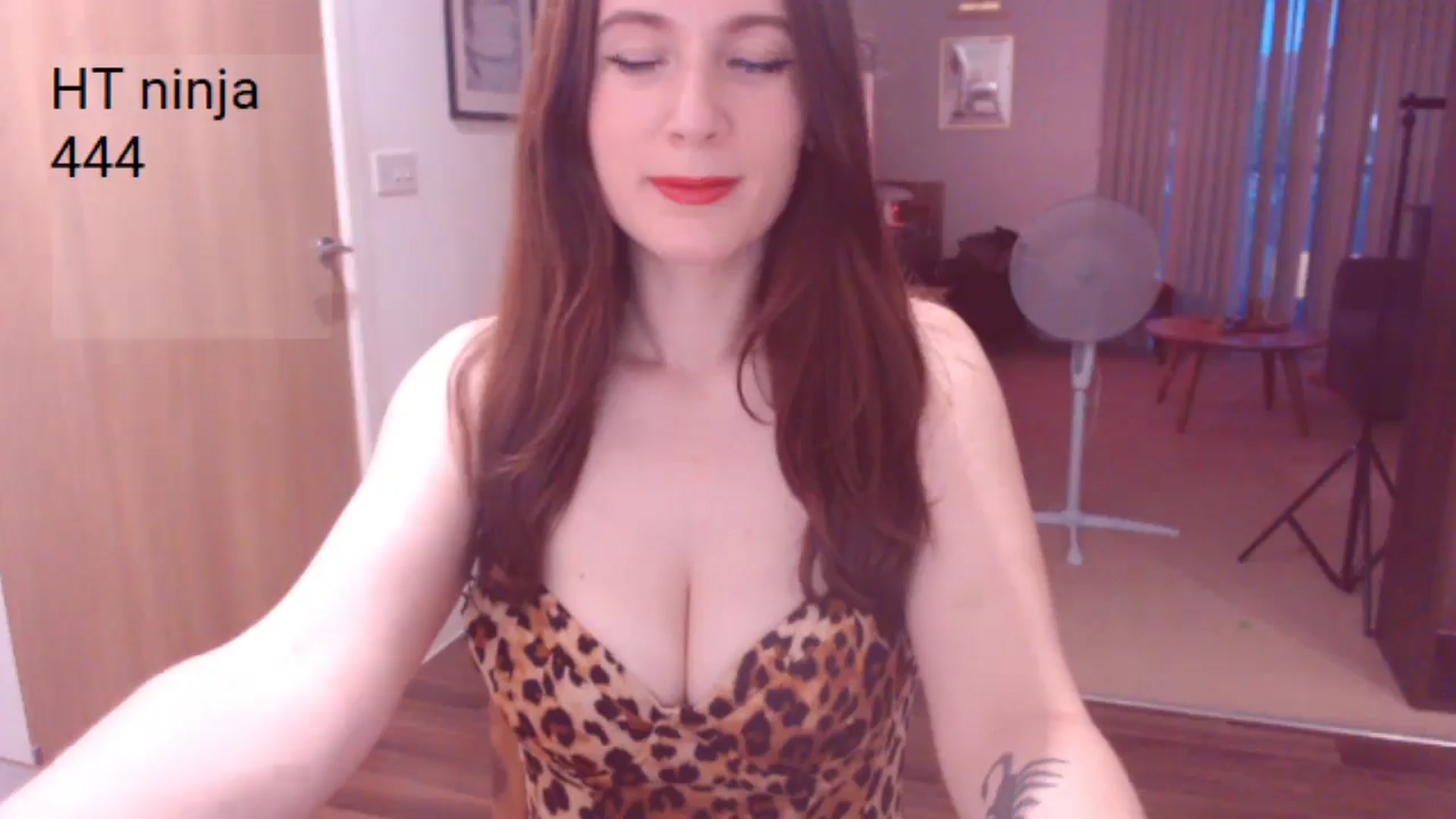 Gallery image thumbnail from AubreyPlza's myfreecams stream on, 06/15/2025, 21:01 image 7 of 20