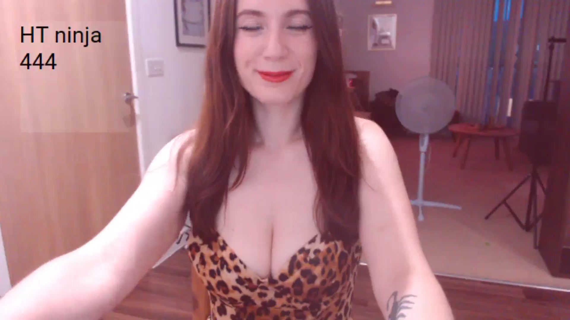 Gallery image thumbnail from AubreyPlza's myfreecams stream on, 06/15/2025, 21:01 image 15 of 20