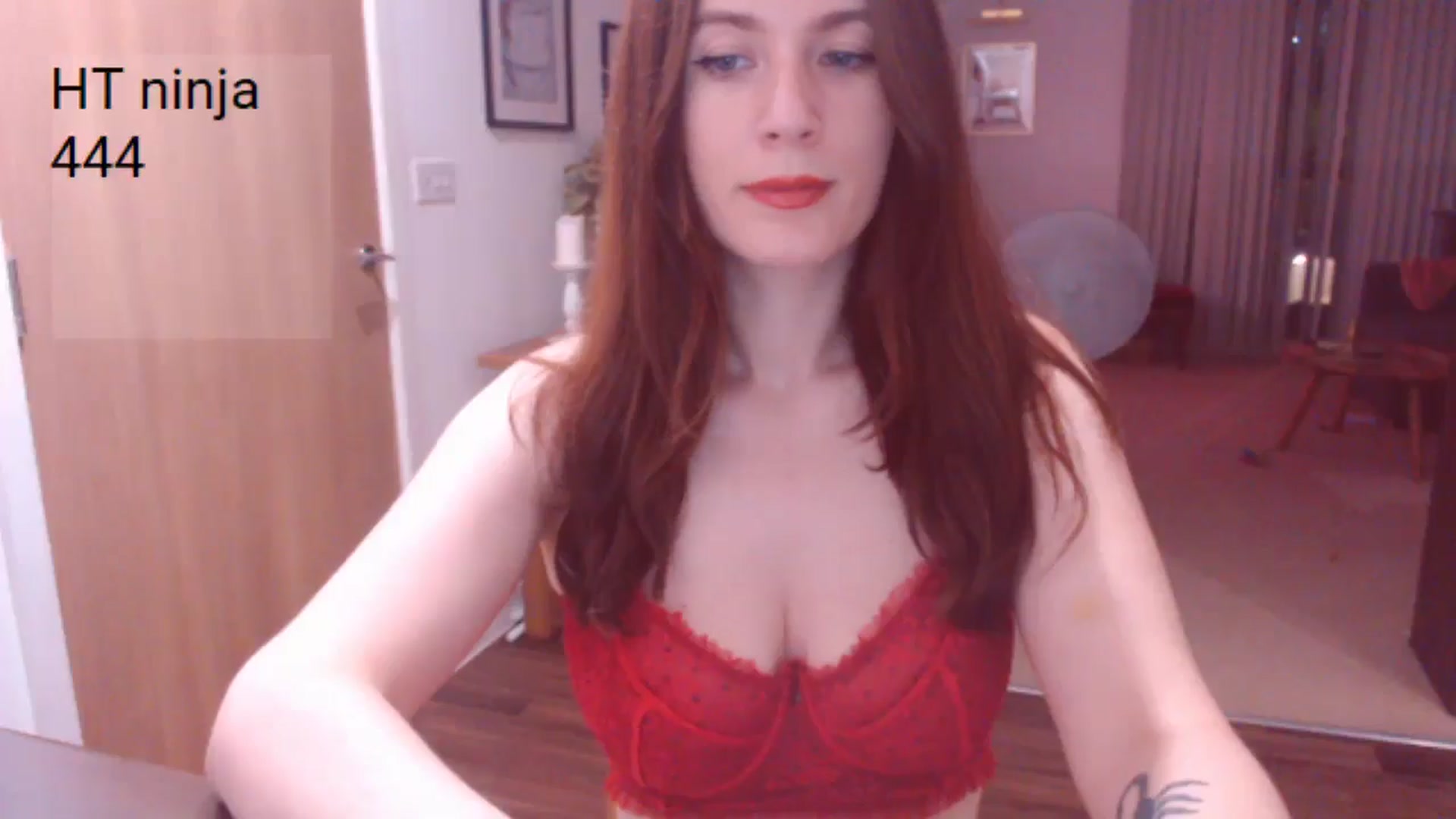 Gallery image thumbnail from AubreyPlza's myfreecams stream on, 06/17/2025, 21:46 image 12 of 20
