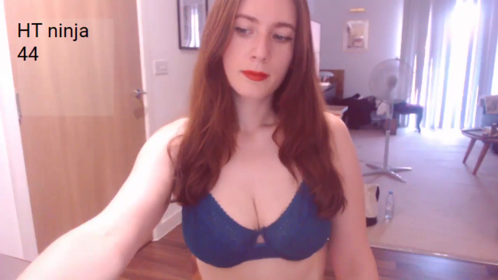 Gallery image thumbnail from AubreyPlza's myfreecams stream on, 06/22/2025, 19:20 image 14 of 20