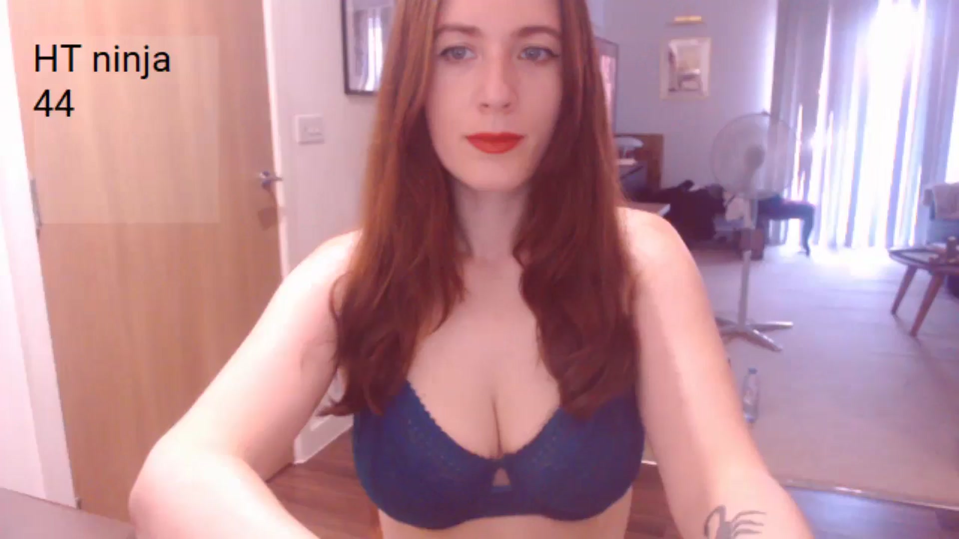 Gallery image thumbnail from AubreyPlza's myfreecams stream on, 06/22/2025, 19:20 image 9 of 20