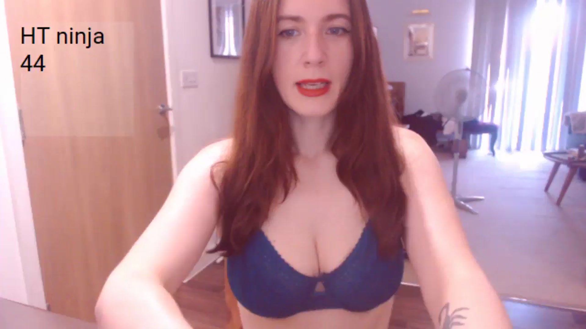 Gallery image thumbnail from AubreyPlza's myfreecams stream on, 06/22/2025, 19:20 image 11 of 20