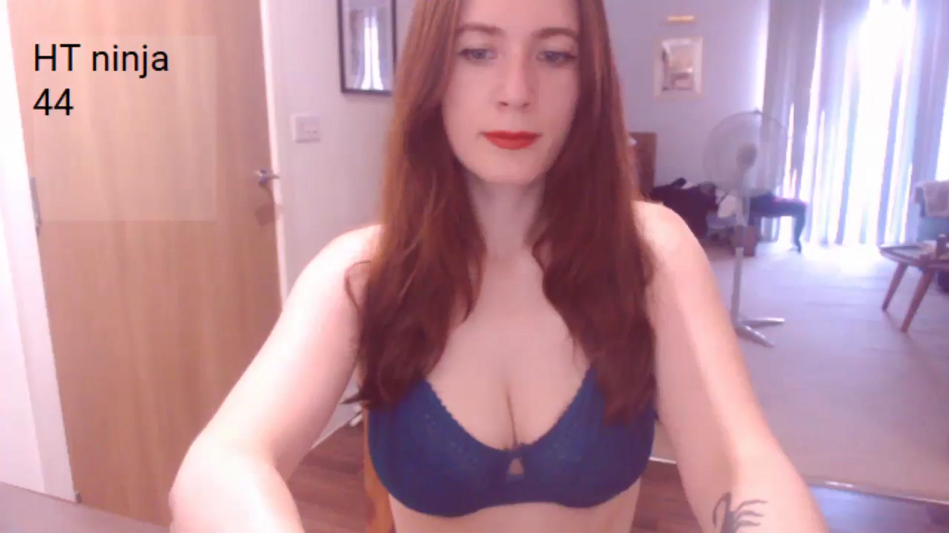 Gallery image thumbnail from AubreyPlza's myfreecams stream on, 06/22/2025, 19:20 image 13 of 20
