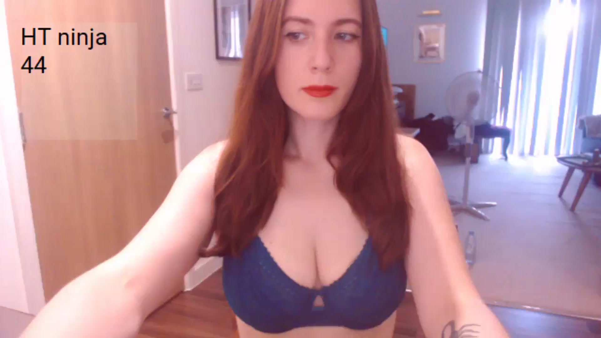 Gallery image thumbnail from AubreyPlza's myfreecams stream on, 06/22/2025, 19:20 image 1 of 20