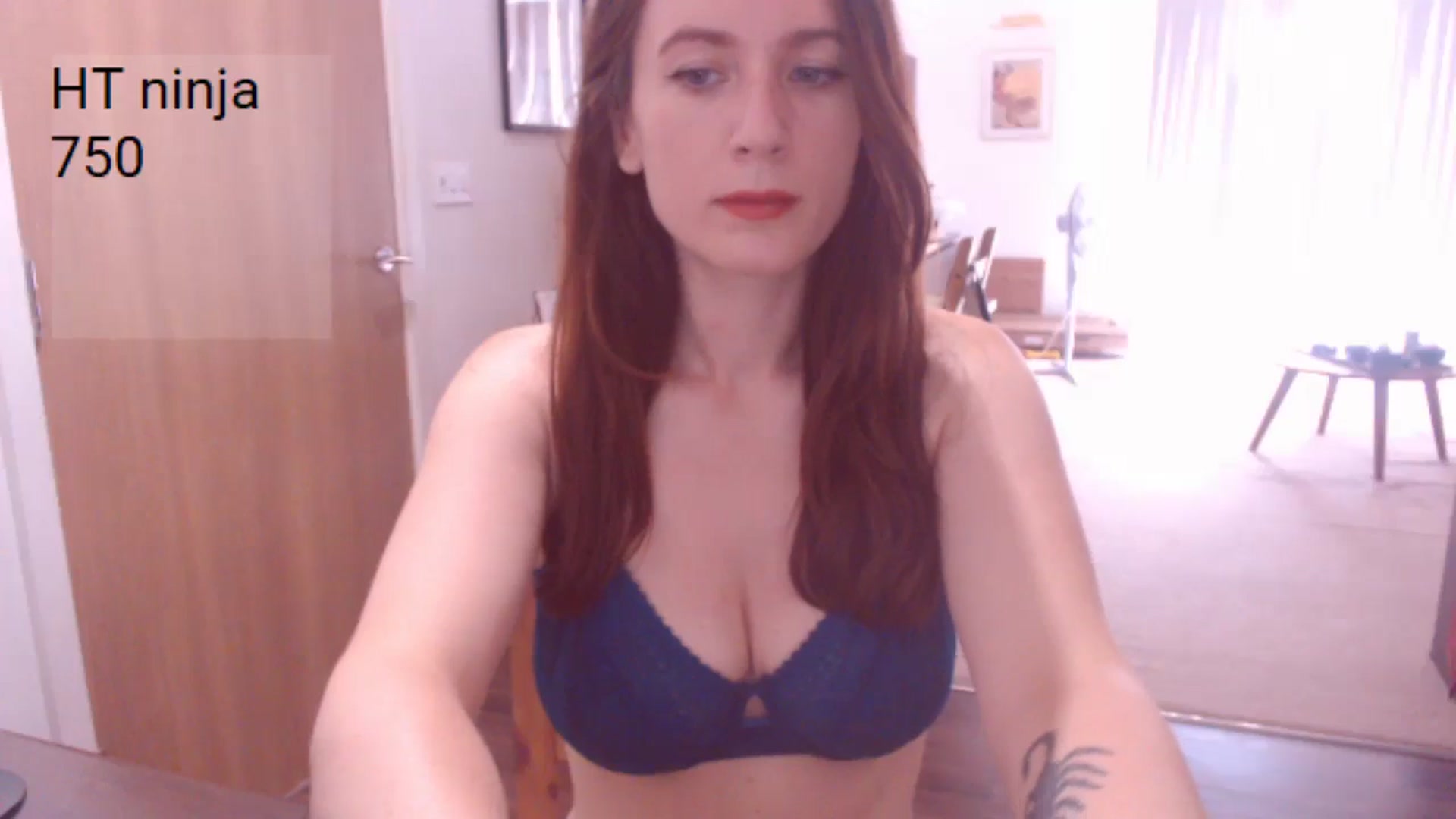 Gallery image thumbnail from AubreyPlza's myfreecams stream on, 08/07/2025, 11:16 image 7 of 20