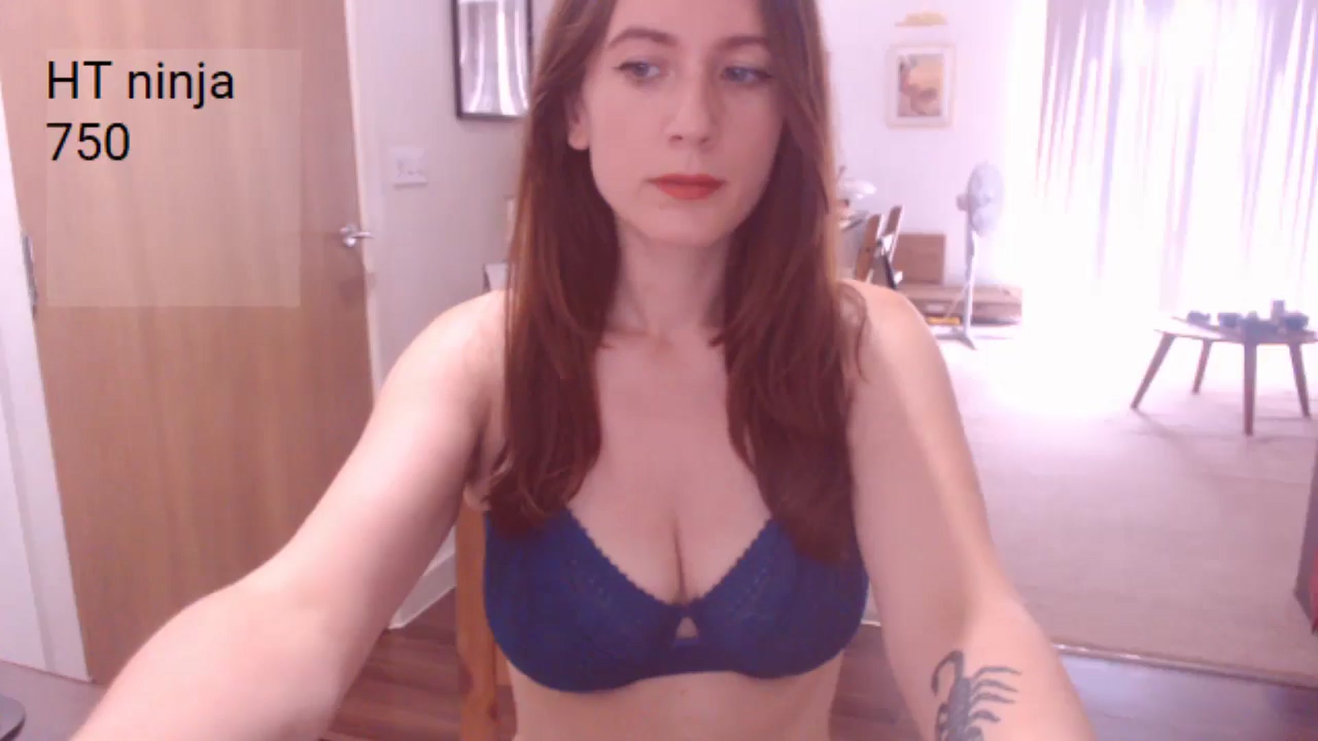 Gallery image thumbnail from AubreyPlza's myfreecams stream on, 08/07/2025, 11:16 image 15 of 20