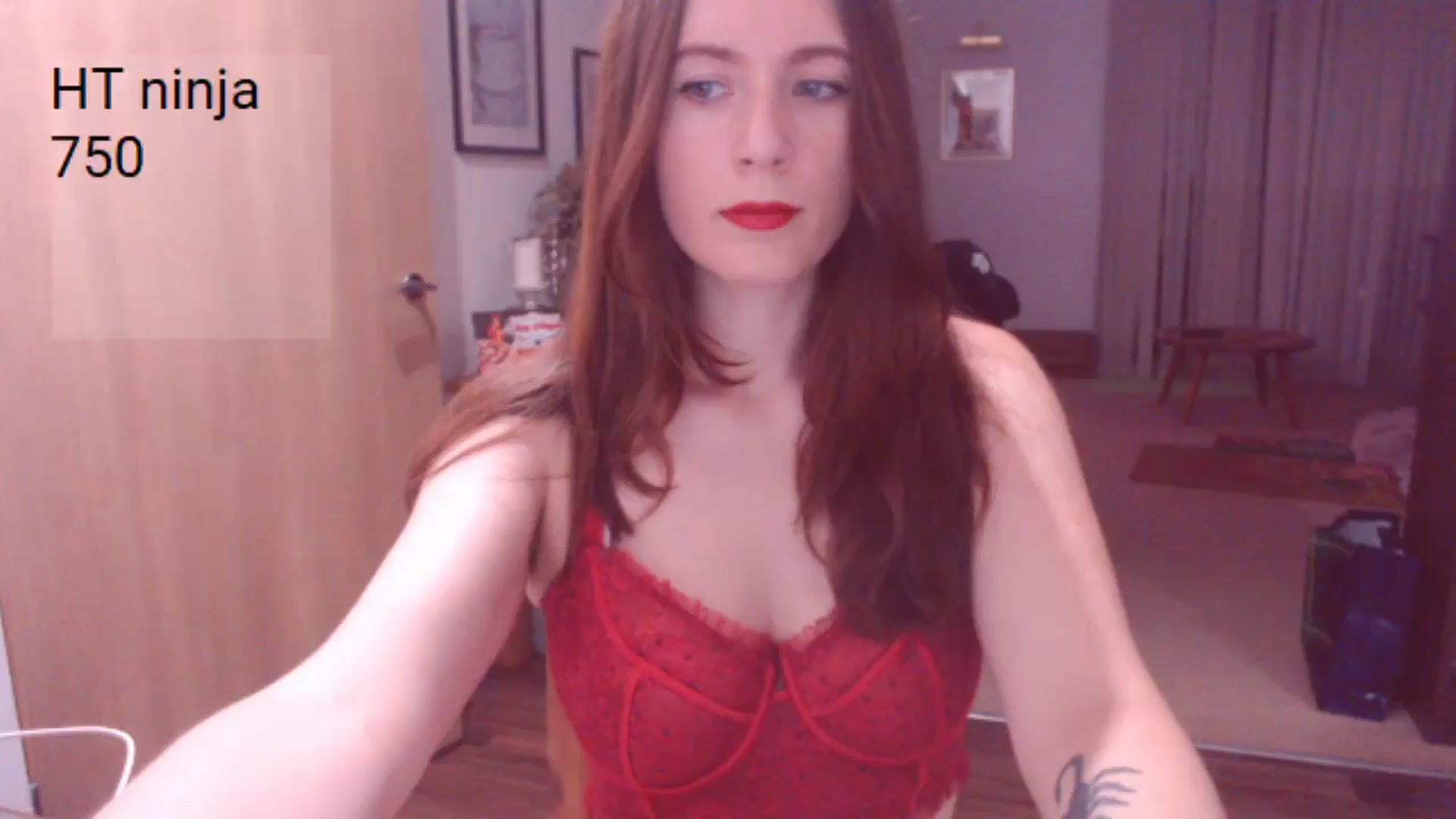 Gallery image thumbnail from AubreyPlza's myfreecams stream on, 08/15/2025, 20:43 image 10 of 20