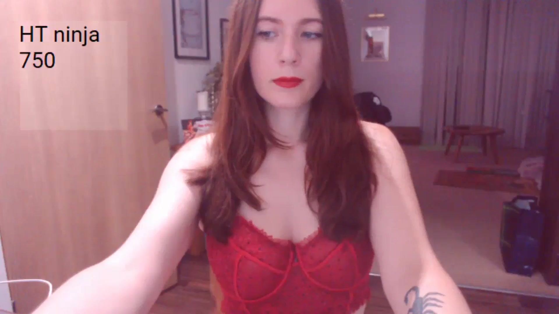 Gallery image thumbnail from AubreyPlza's myfreecams stream on, 08/15/2025, 20:43 image 14 of 20