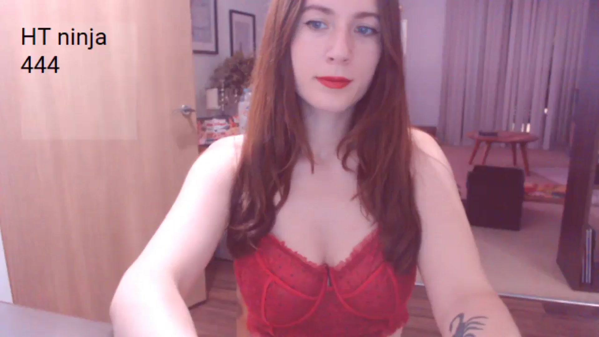 Gallery image thumbnail from AubreyPlza's myfreecams stream on, 09/01/2025, 20:25 image 6 of 20