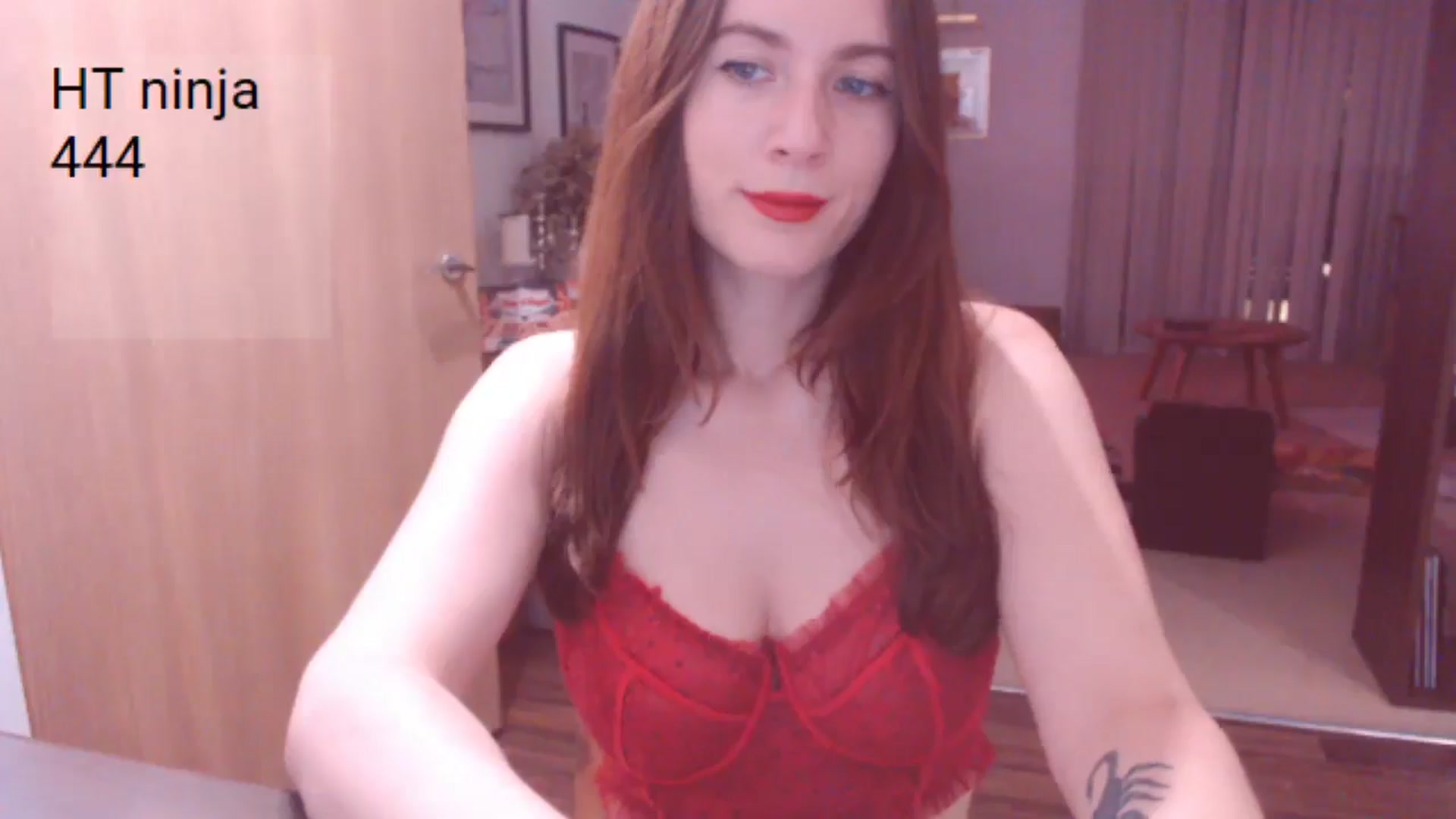 Gallery image thumbnail from AubreyPlza's myfreecams stream on, 09/01/2025, 20:25 image 14 of 20