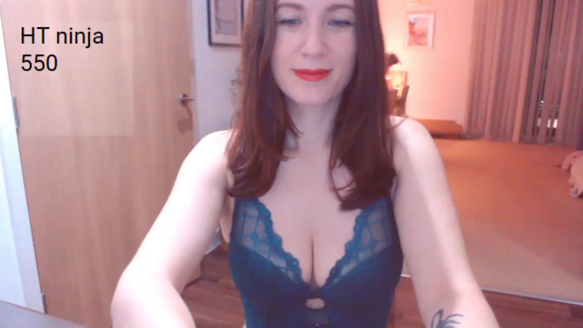 Gallery image thumbnail from AubreyPlza's myfreecams stream on, 10/15/2025, 20:01 image 14 of 20