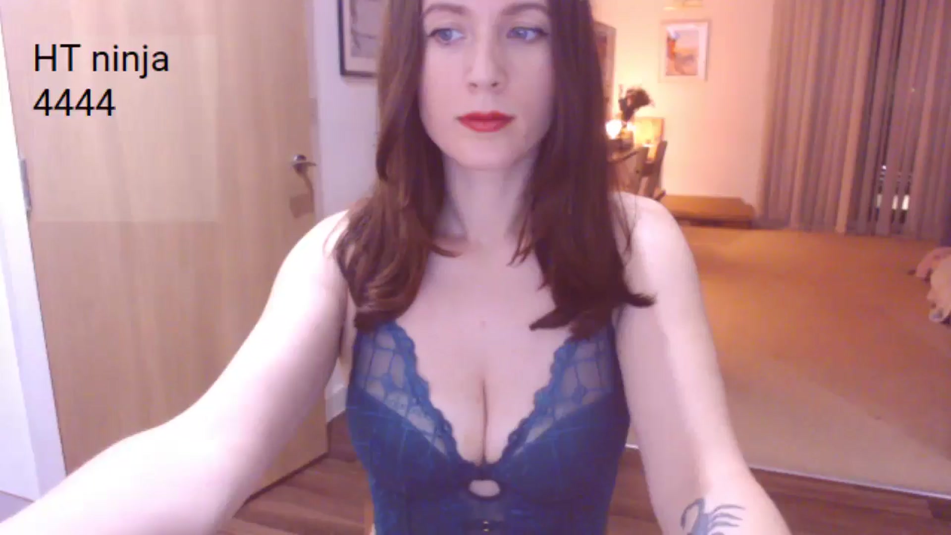 Gallery image thumbnail from AubreyPlza's myfreecams stream on, 10/15/2025, 21:11 image 16 of 20