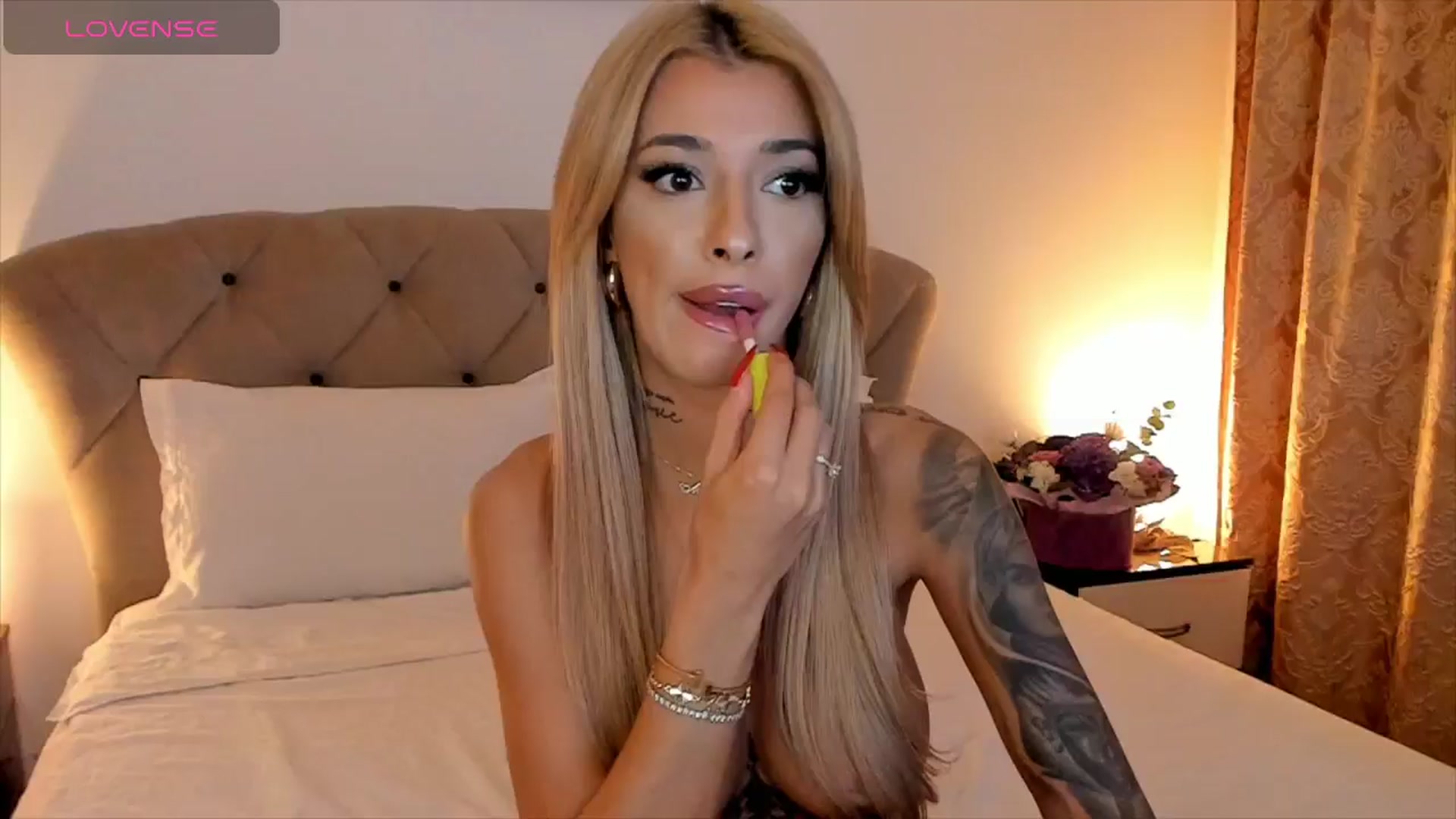 Gallery image thumbnail from AubreyTress's myfreecams stream on, 08/05/2024, 21:27 image 1 of 20