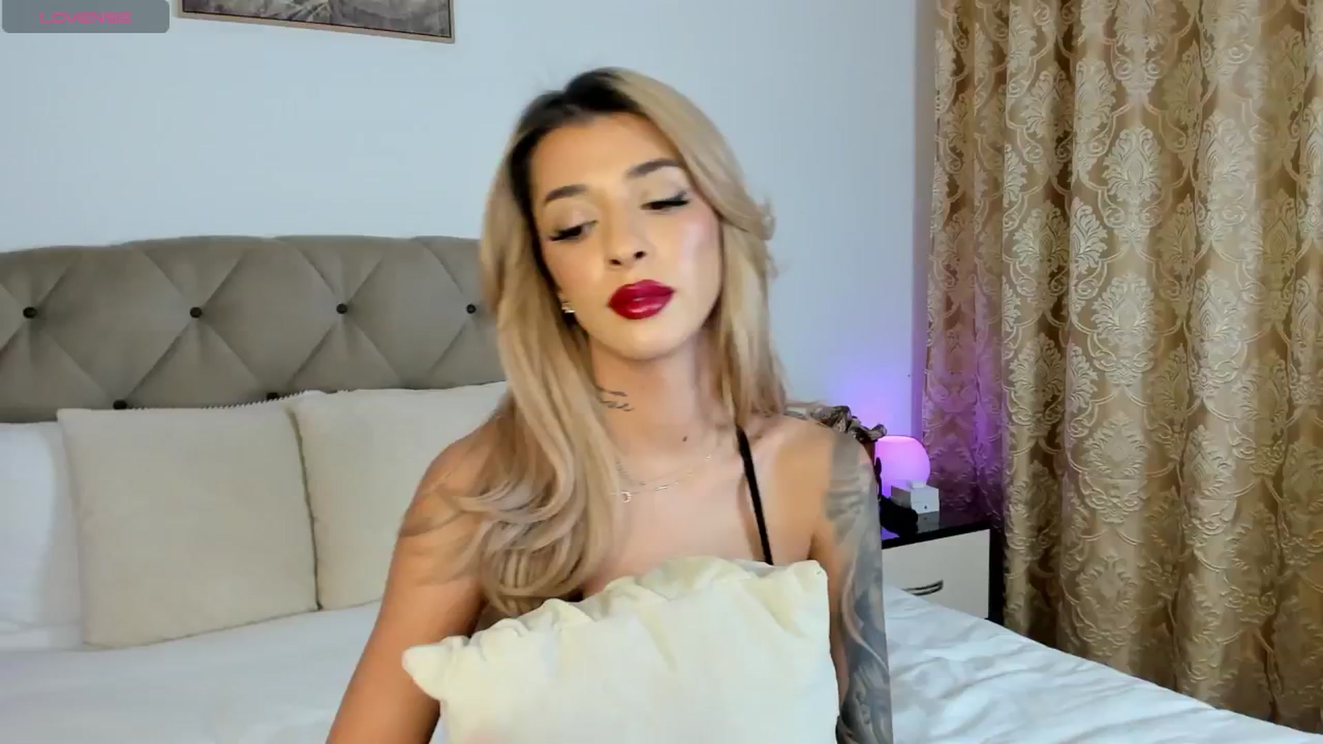 Gallery image thumbnail from AubreyTress's myfreecams stream on, 10/28/2024, 23:22 image 8 of 20
