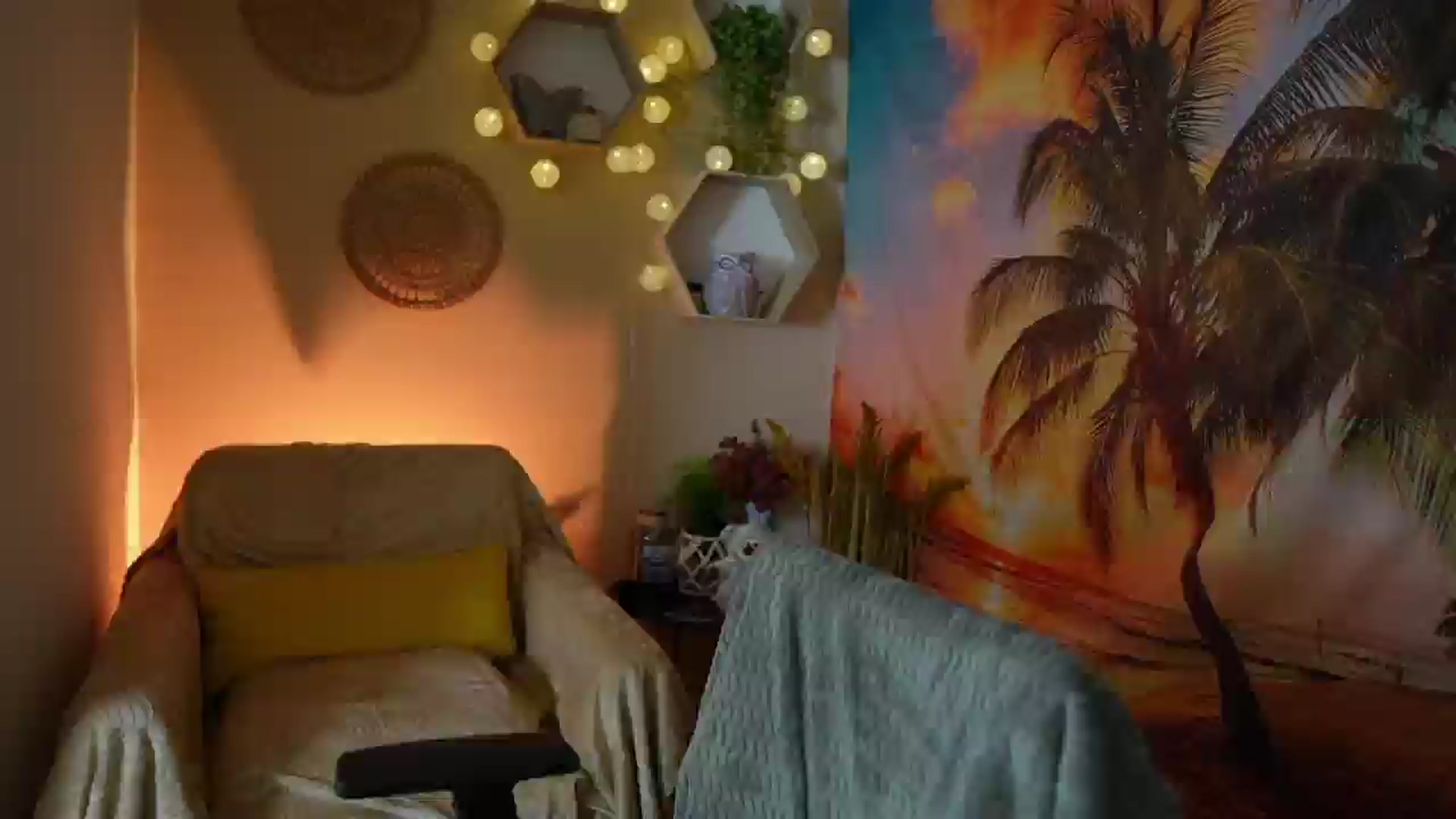 Gallery image thumbnail from Aubrey_Star's myfreecams stream on, 09/04/2024, 10:22 image 3 of 20