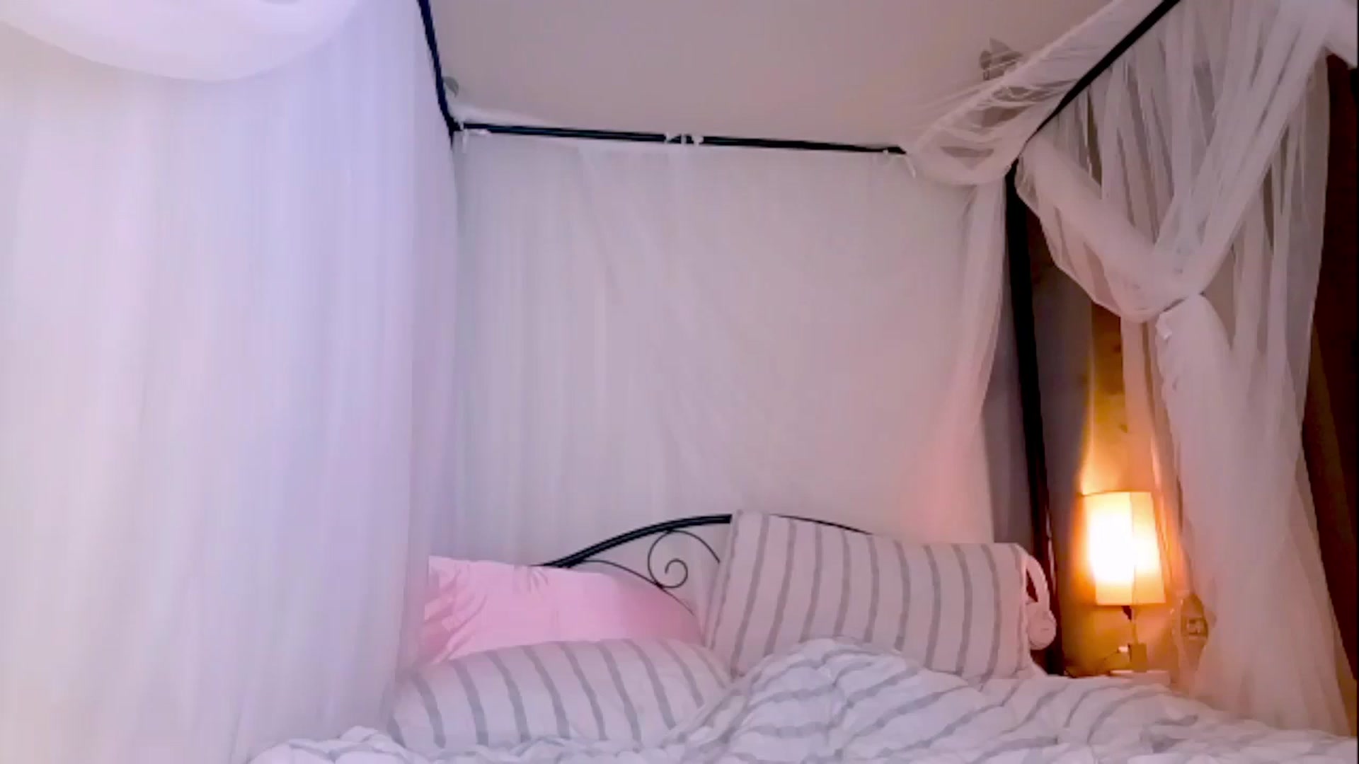 Gallery image thumbnail from Aubreyessex's myfreecams stream on, 11/24/2023, 02:39 image 3 of 20