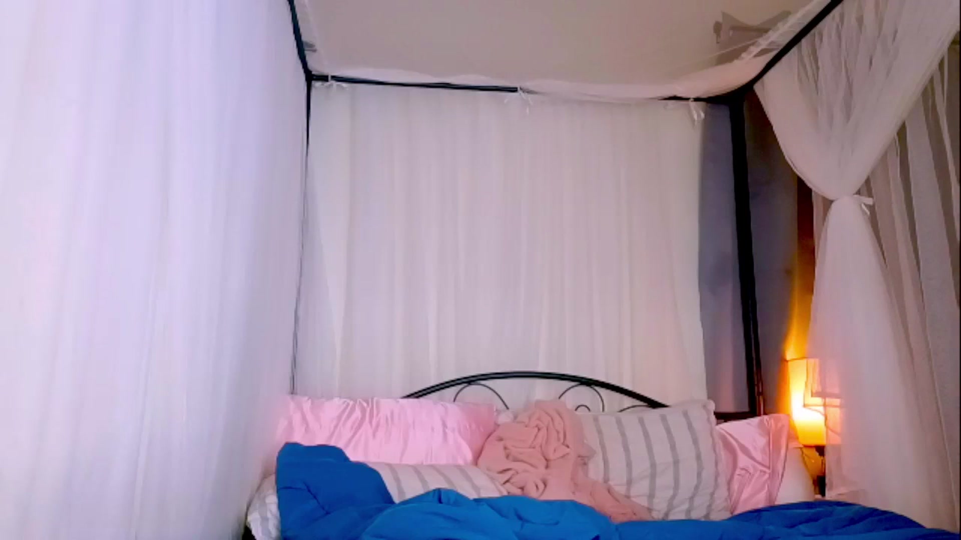 Gallery image thumbnail from Aubreyessex's myfreecams stream on, 12/12/2023, 10:32 image 18 of 20