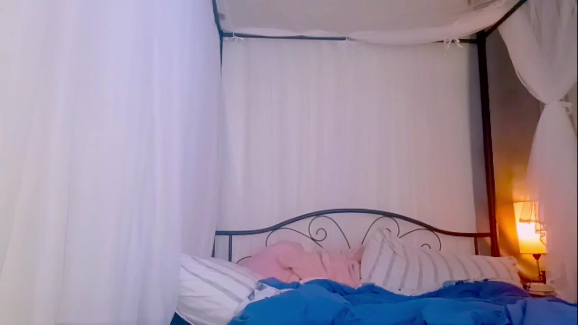 Gallery image thumbnail from Aubreyessex's myfreecams stream on, 12/15/2023, 12:32 image 16 of 20