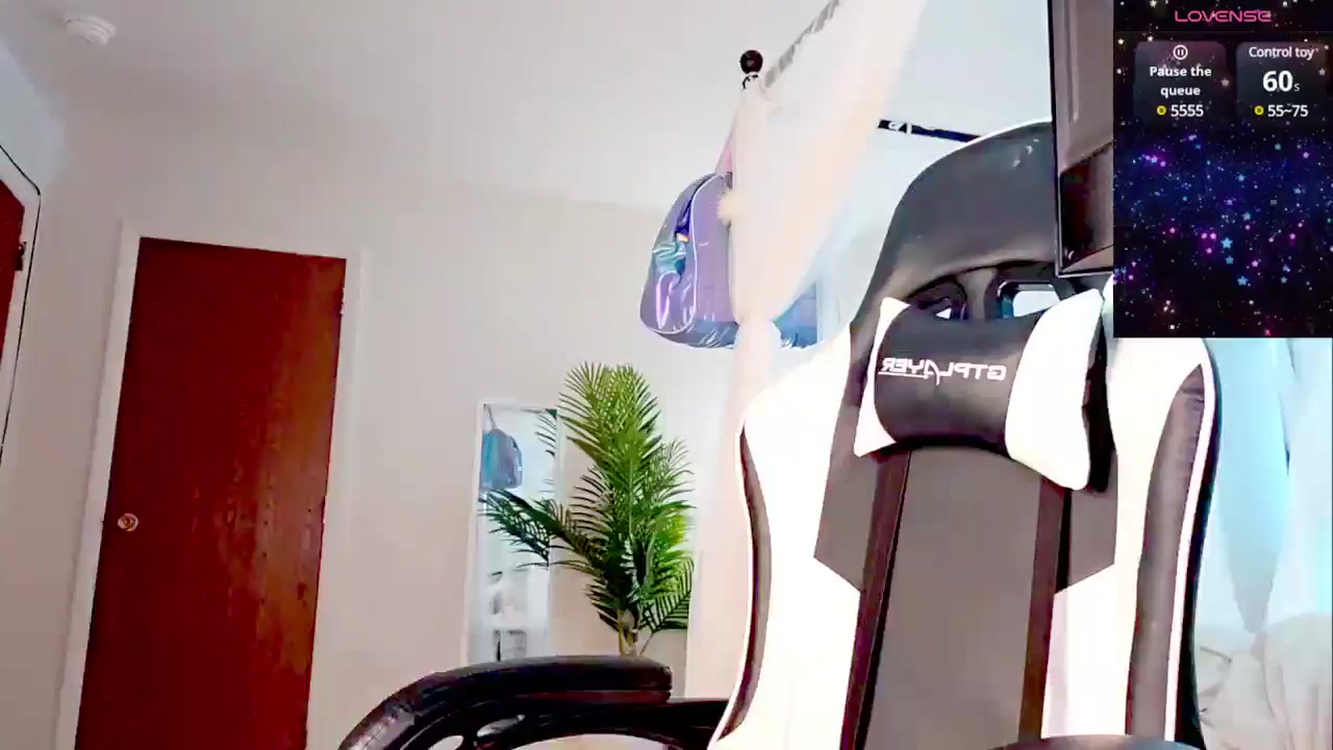 Gallery image thumbnail from Aubreyessex's myfreecams stream on, 03/23/2025, 09:25 image 15 of 20