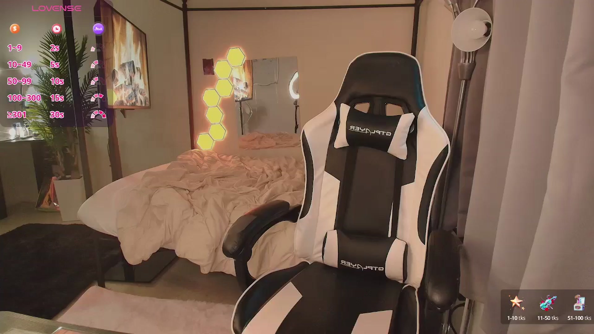 Gallery image thumbnail from Aubreyessex's myfreecams stream on, 04/09/2025, 15:01 image 11 of 20