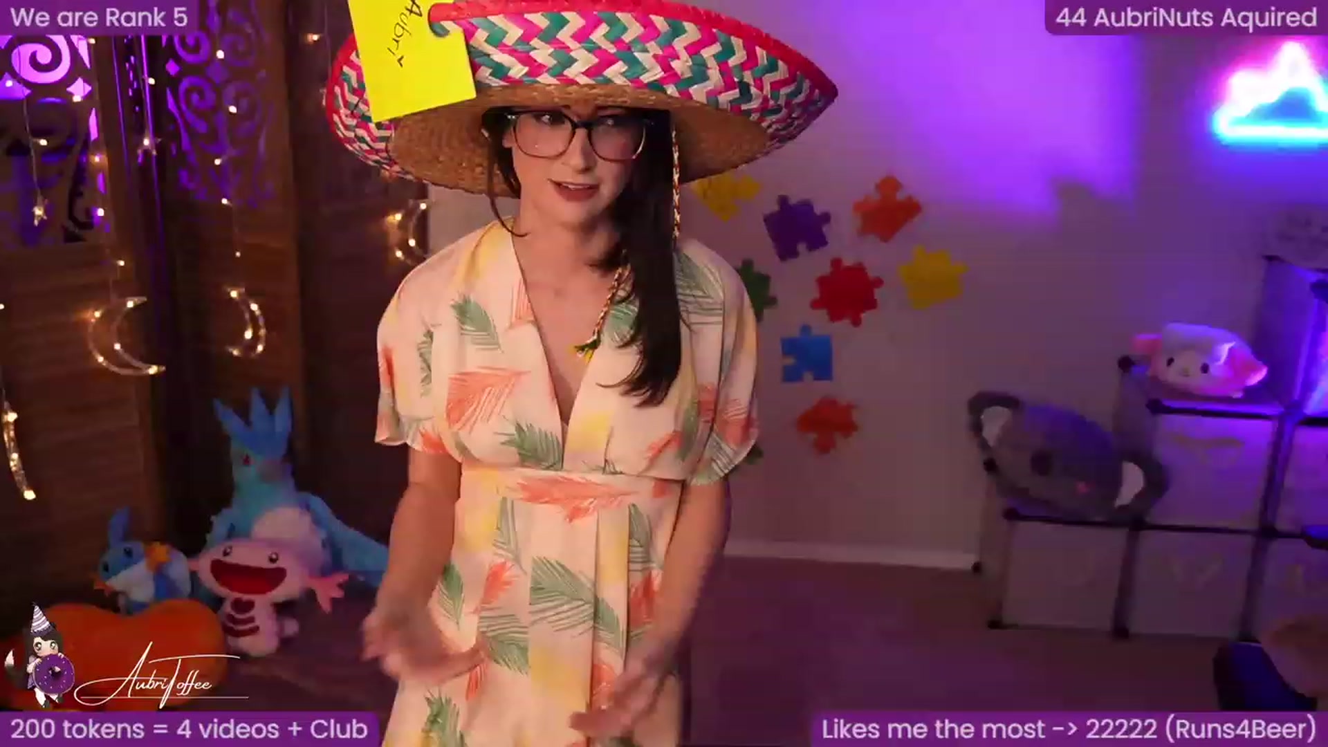Gallery image thumbnail from AubriToffee's myfreecams stream on, 05/06/2023, 05:16 image 6 of 20