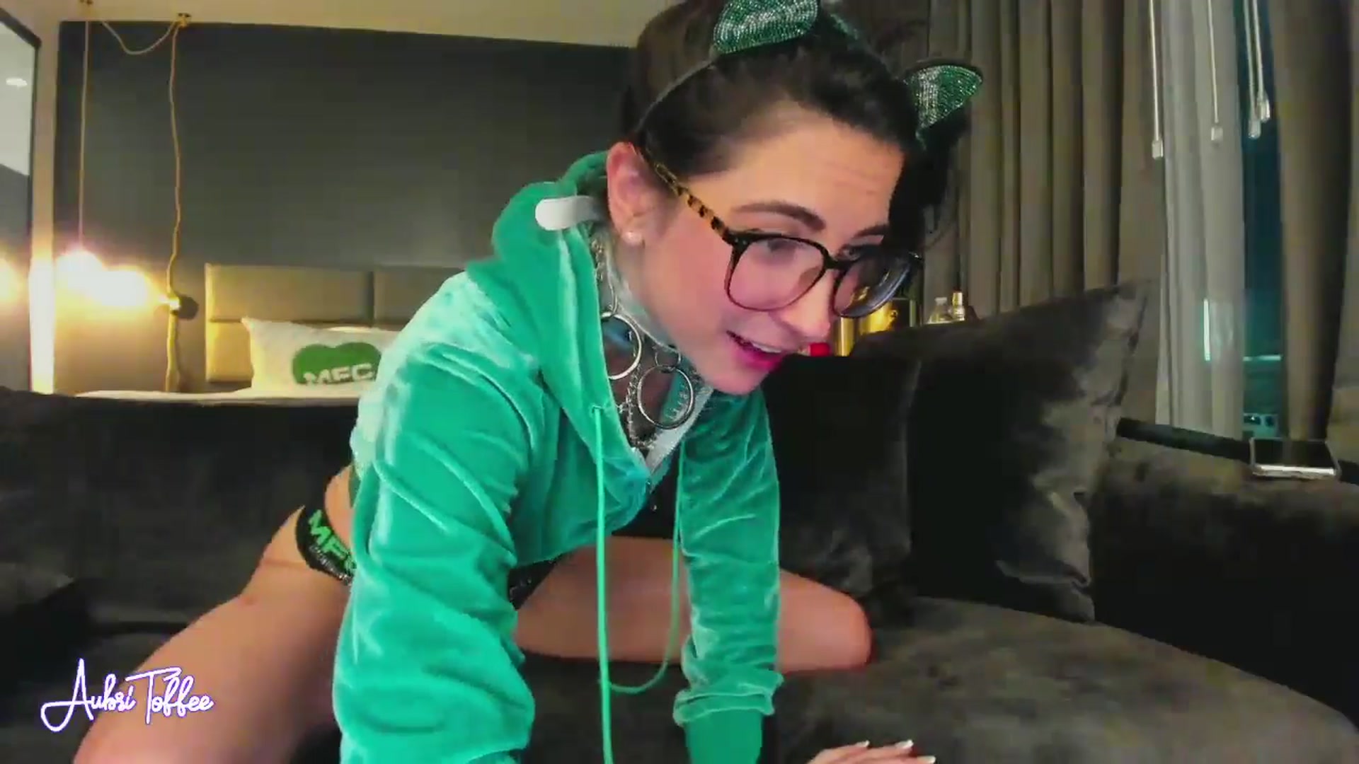 Gallery image thumbnail from AubriToffee's myfreecams stream on, 05/23/2024, 07:09 image 20 of 20