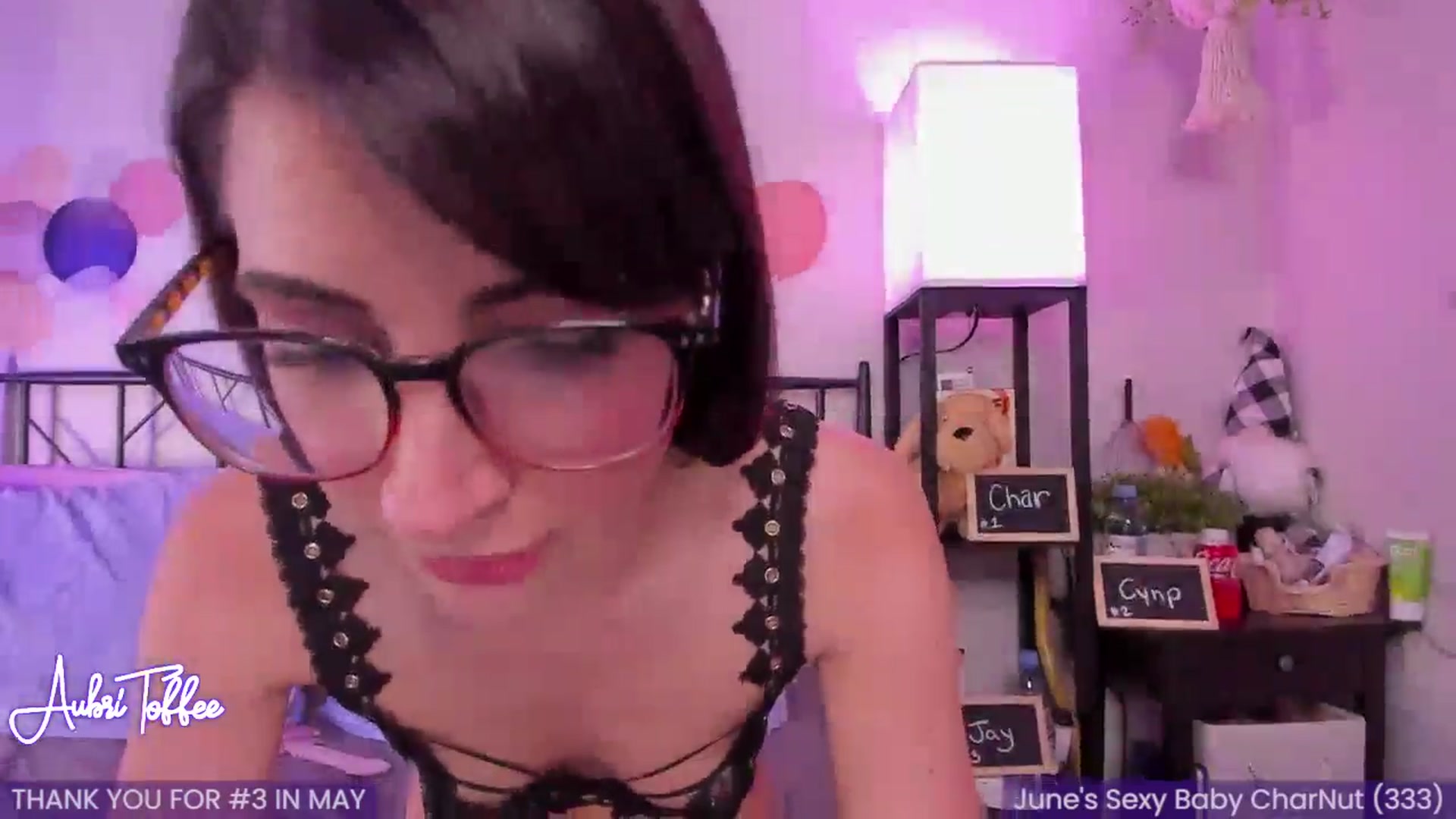 Gallery image thumbnail from AubriToffee's myfreecams stream on, 06/06/2024, 03:34 image 10 of 20