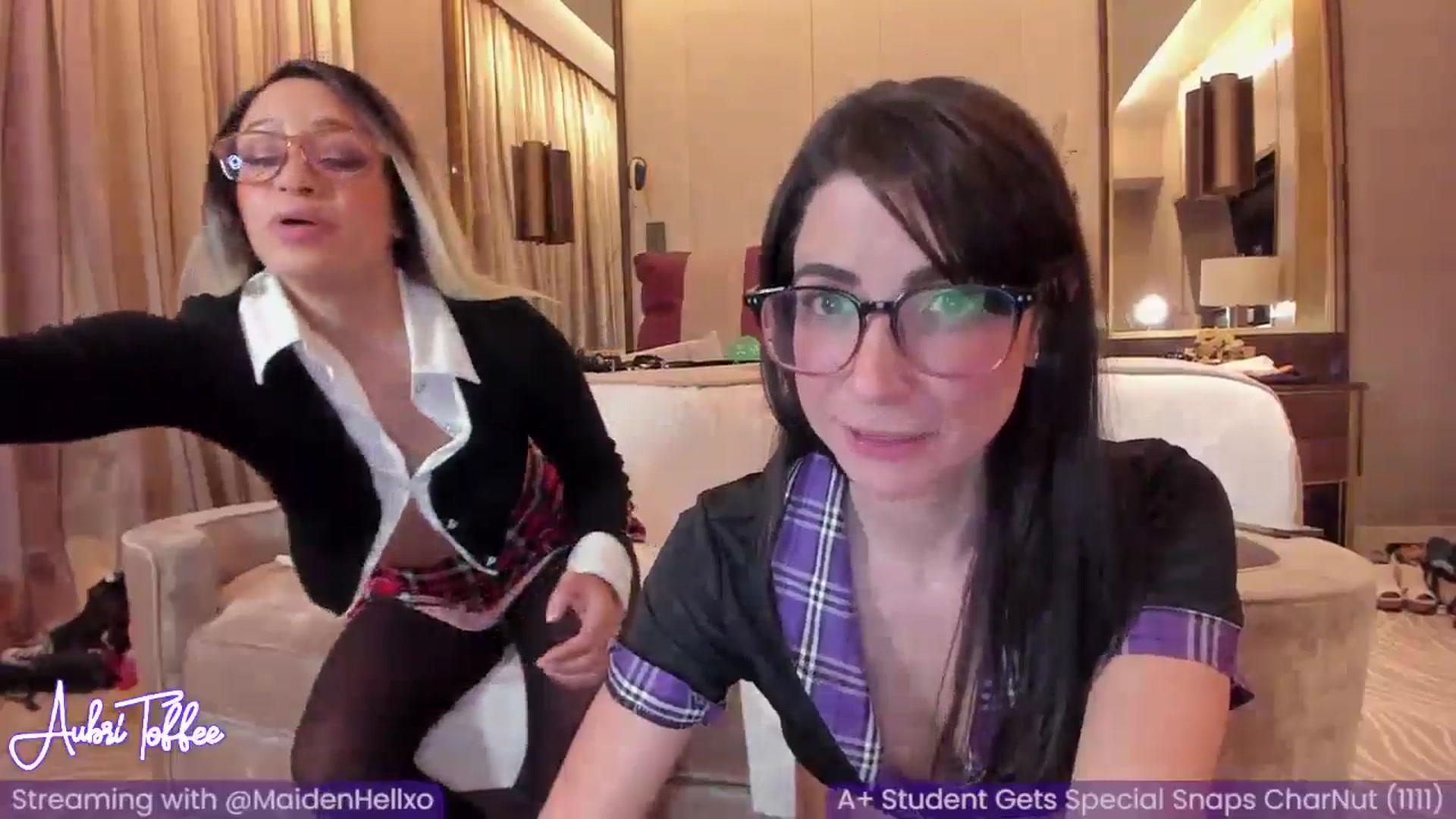 Gallery image thumbnail from AubriToffee's myfreecams stream on, 06/09/2024, 08:09 image 12 of 20