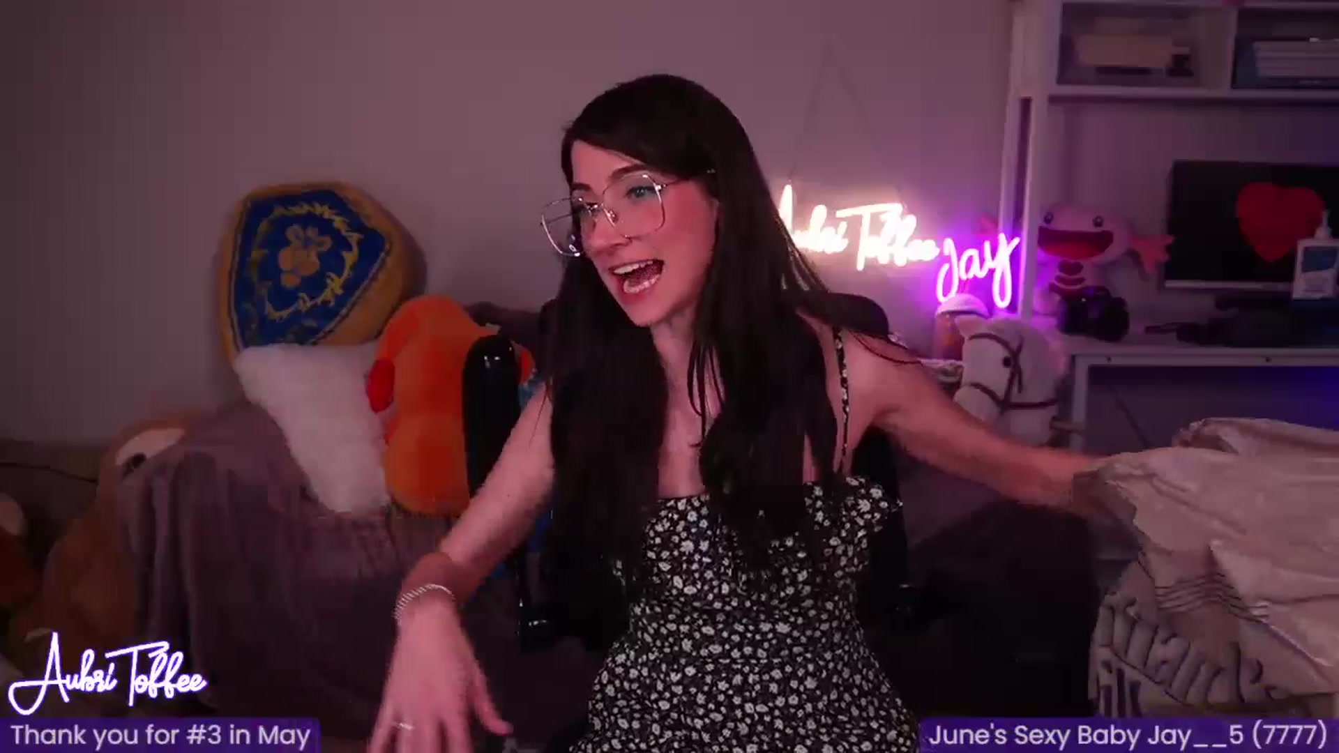 Gallery image thumbnail from AubriToffee's myfreecams stream on, 06/21/2024, 07:27 image 2 of 20