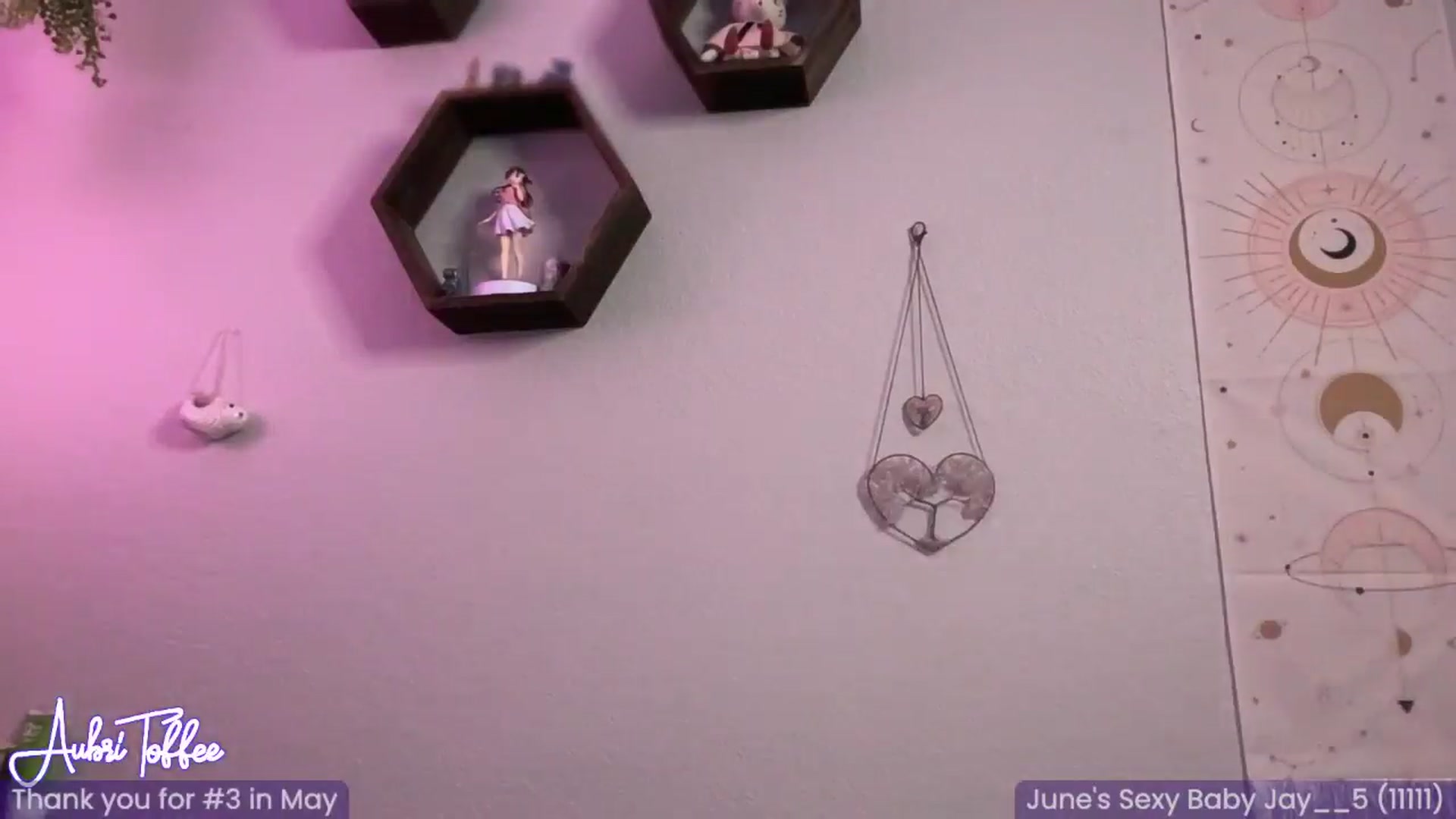 Gallery image thumbnail from AubriToffee's myfreecams stream on, 06/25/2024, 07:12 image 13 of 20