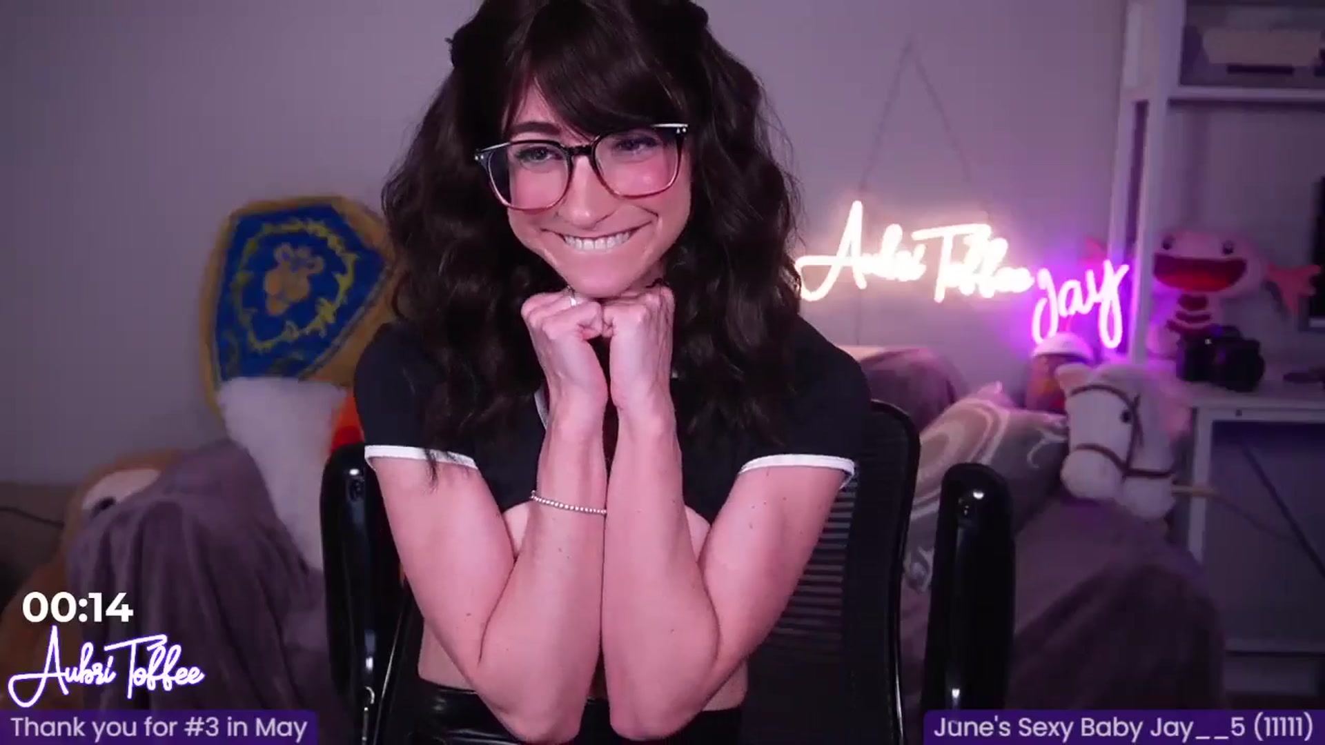 Gallery image thumbnail from AubriToffee's myfreecams stream on, 06/28/2024, 05:38 image 12 of 20
