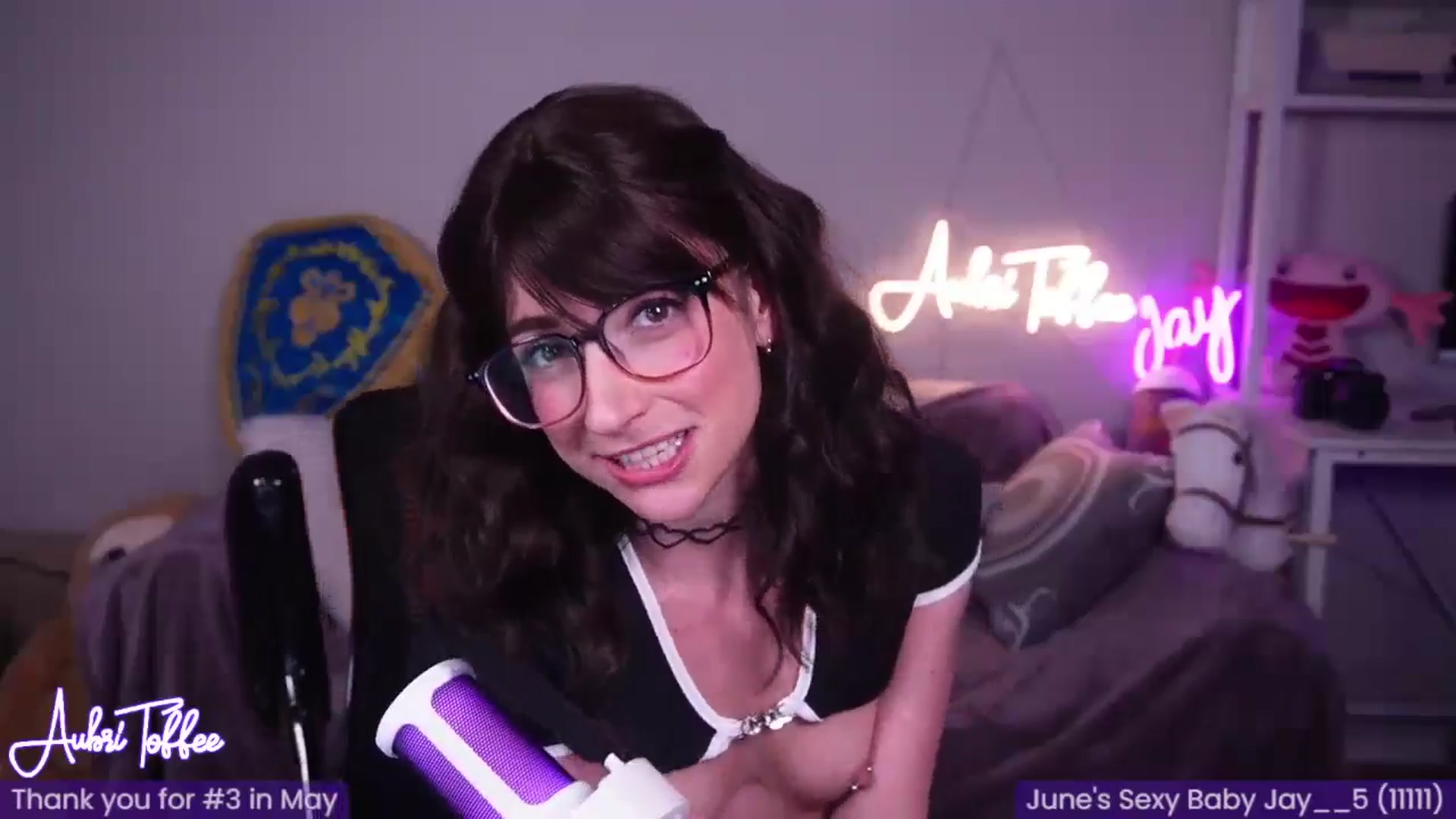 Gallery image thumbnail from AubriToffee's myfreecams stream on, 06/28/2024, 05:38 image 11 of 20