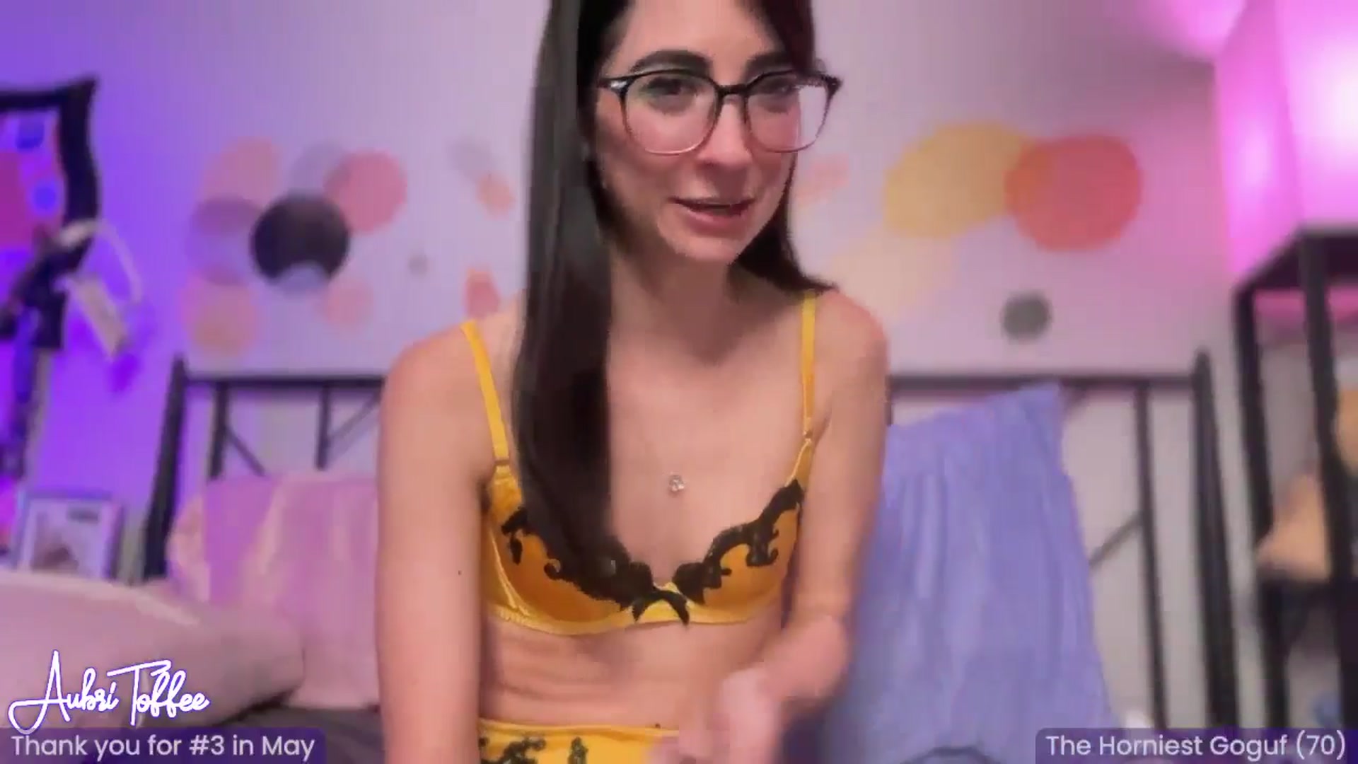 Gallery image thumbnail from AubriToffee's myfreecams stream on, 06/30/2024, 06:36 image 3 of 20