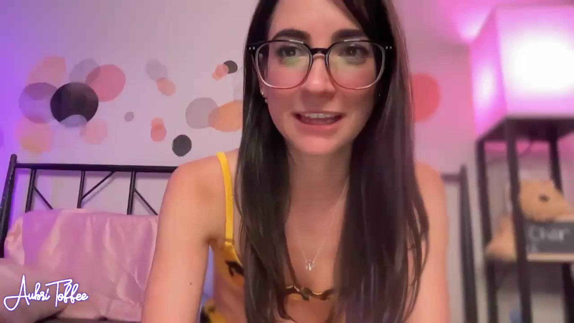 Gallery image thumbnail from AubriToffee's myfreecams stream on, 06/30/2024, 06:36 image 1 of 20