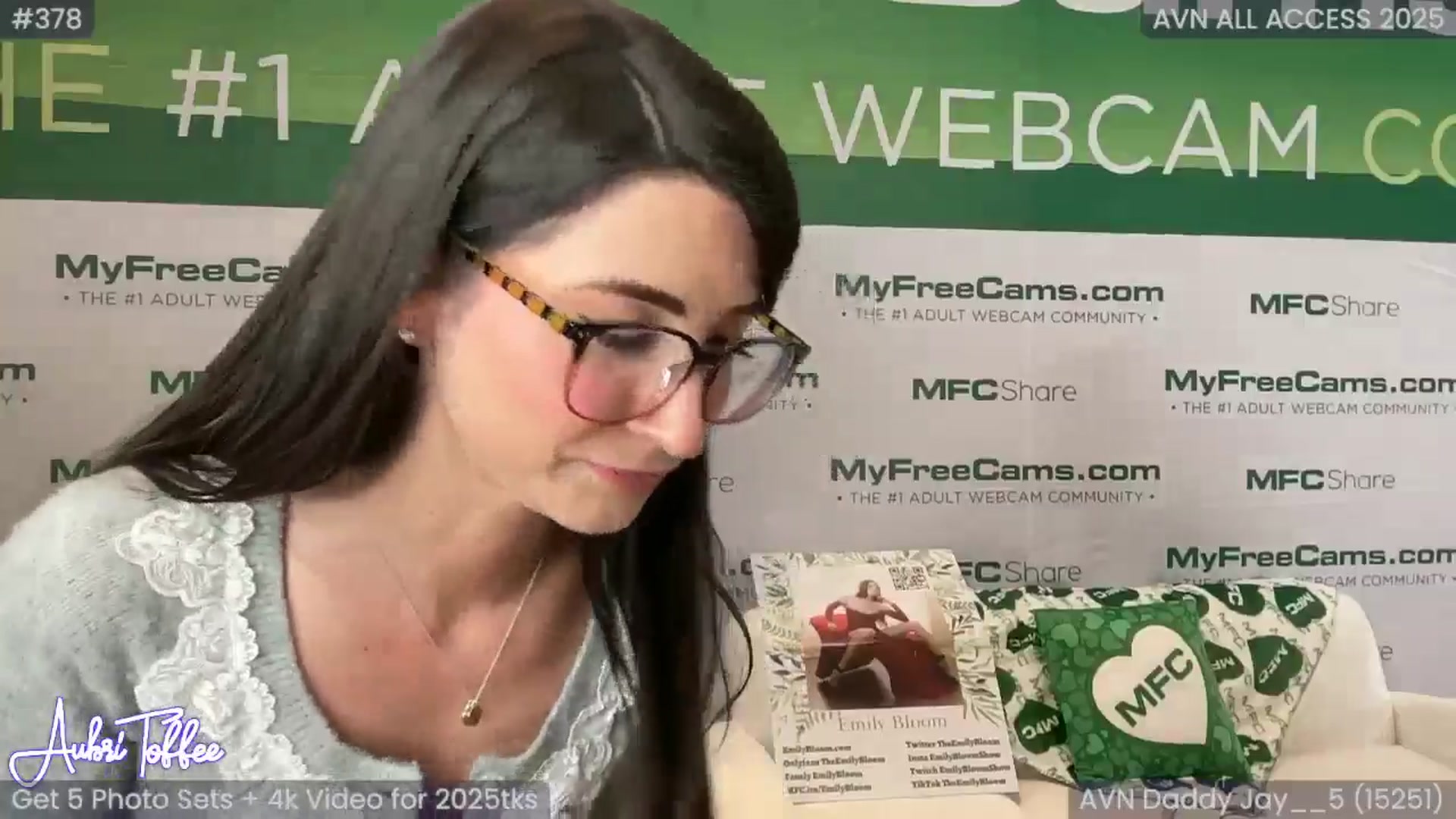 Gallery image thumbnail from AubriToffee's myfreecams stream on, 01/23/2025, 24:03 image 8 of 20