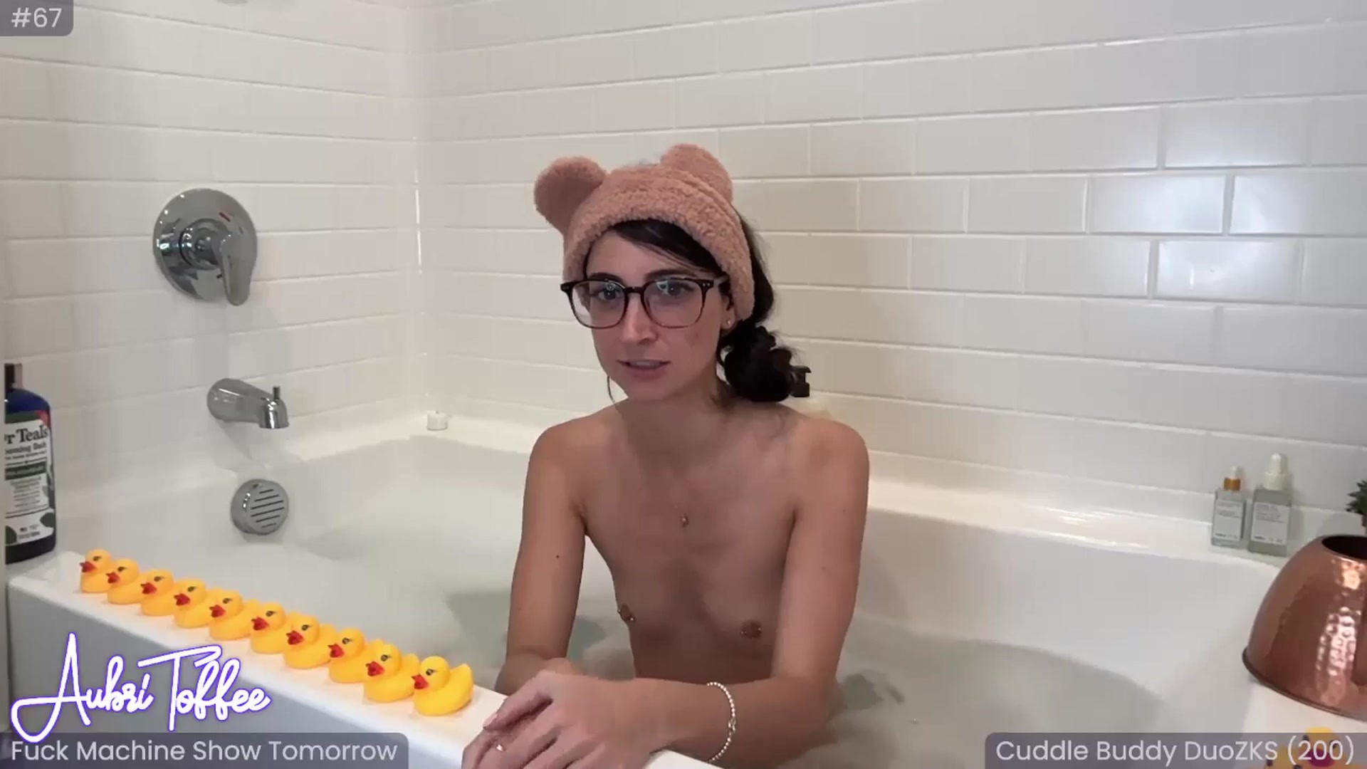 Gallery image thumbnail from AubriToffee's myfreecams stream on, 06/03/2025, 06:03 image 4 of 20