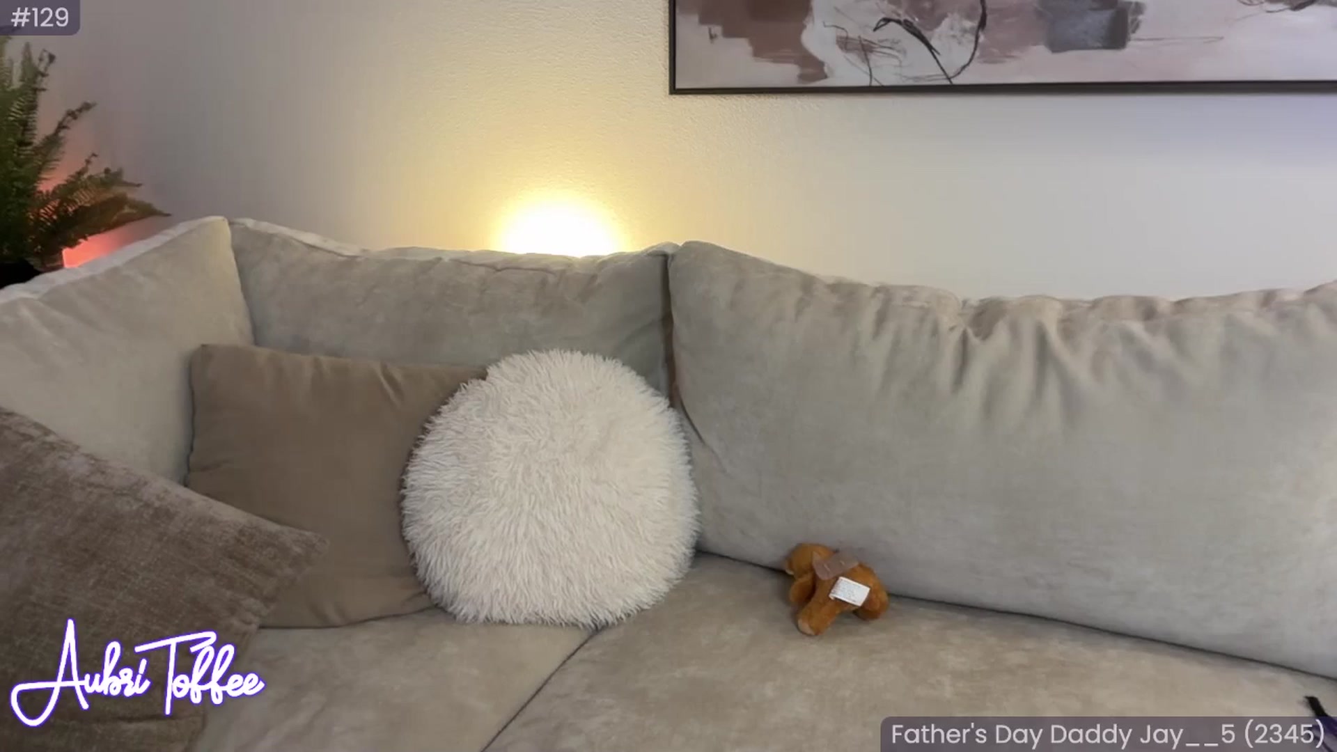 Gallery image thumbnail from AubriToffee's myfreecams stream on, 06/14/2025, 07:04 image 11 of 20