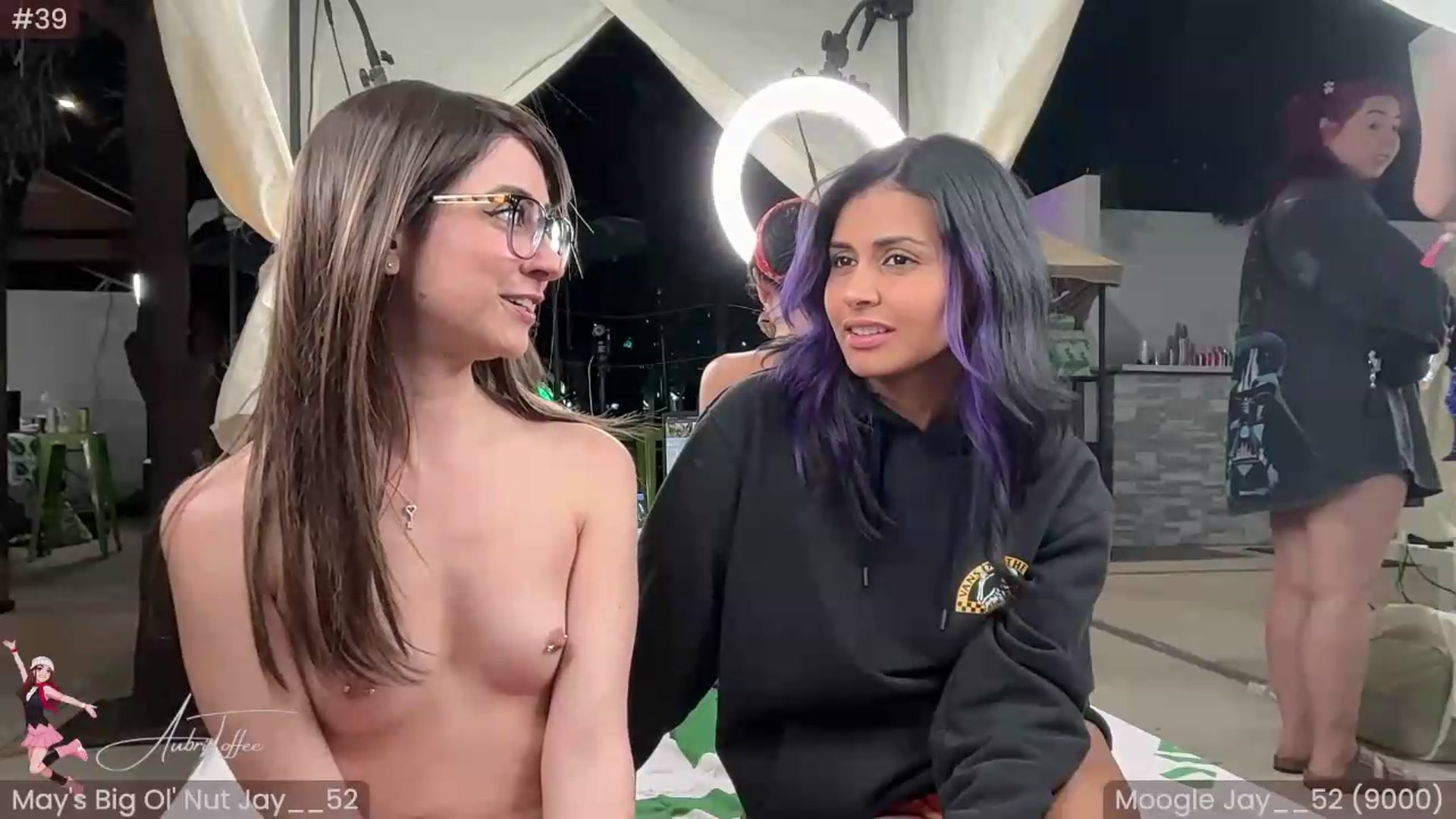 Gallery image thumbnail from AubriToffee's myfreecams stream on, 05/19/2026, 04:36 image 11 of 20