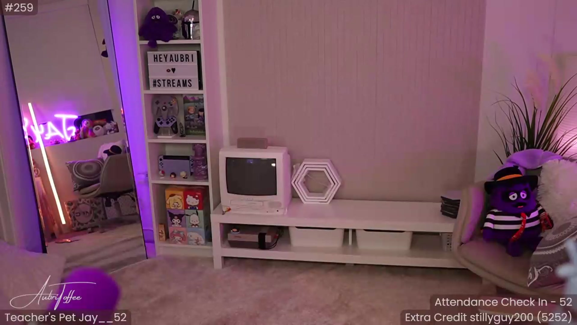 Gallery image thumbnail from AubriToffee's myfreecams stream on, 08/19/2026, 05:50 image 15 of 20