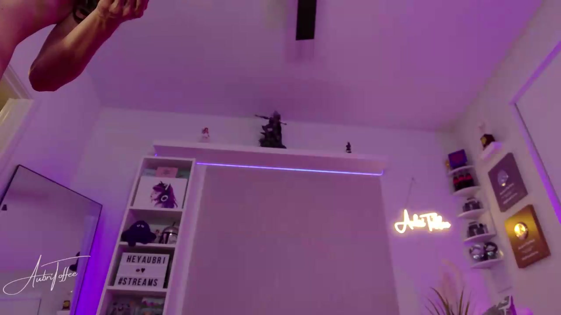 Gallery image thumbnail from AubriToffee's myfreecams stream on, 08/29/2026, 07:07 image 9 of 20