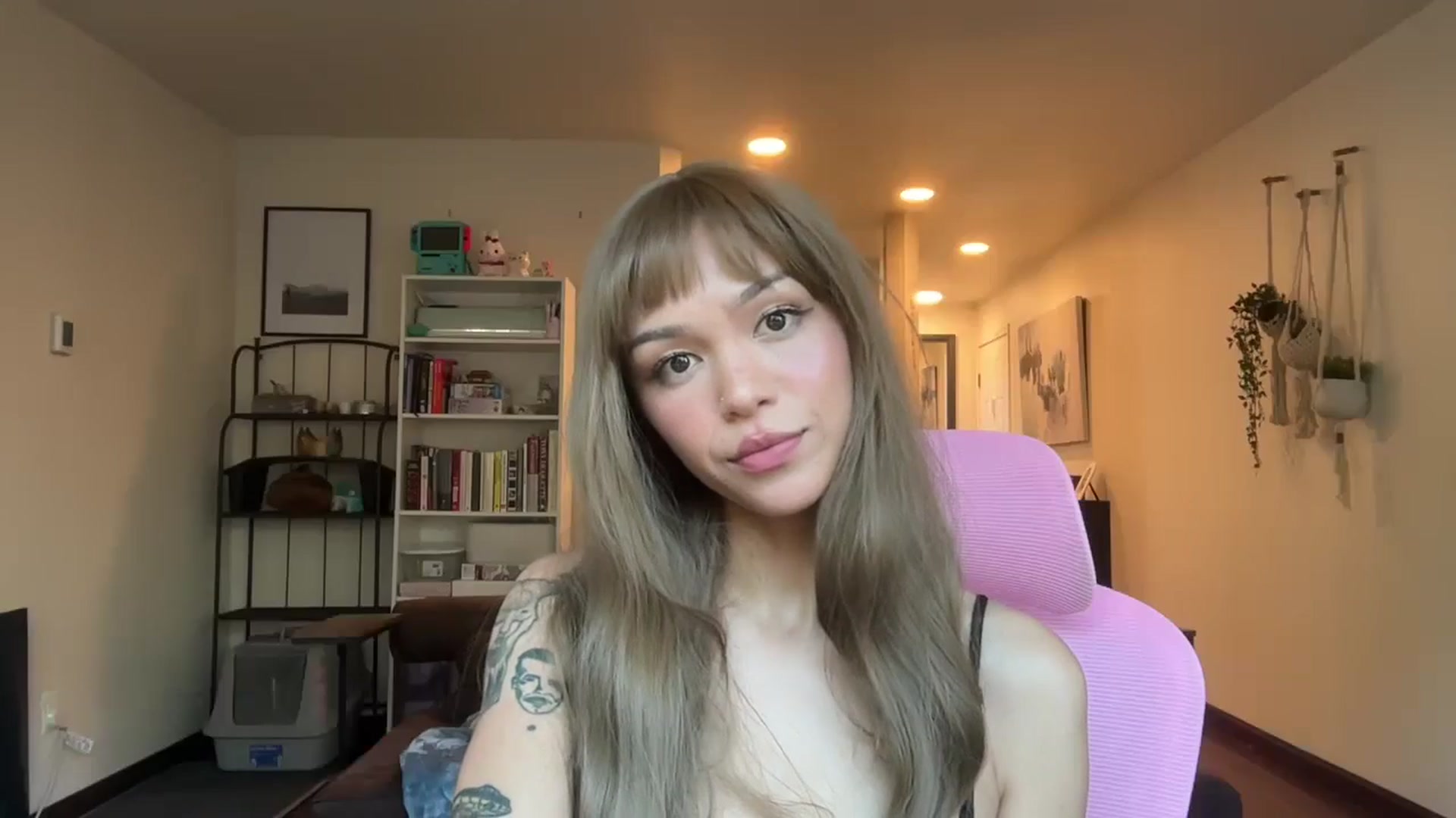 Gallery image thumbnail from AudPrincess's myfreecams stream on, 06/25/2024, 02:28 image 17 of 20