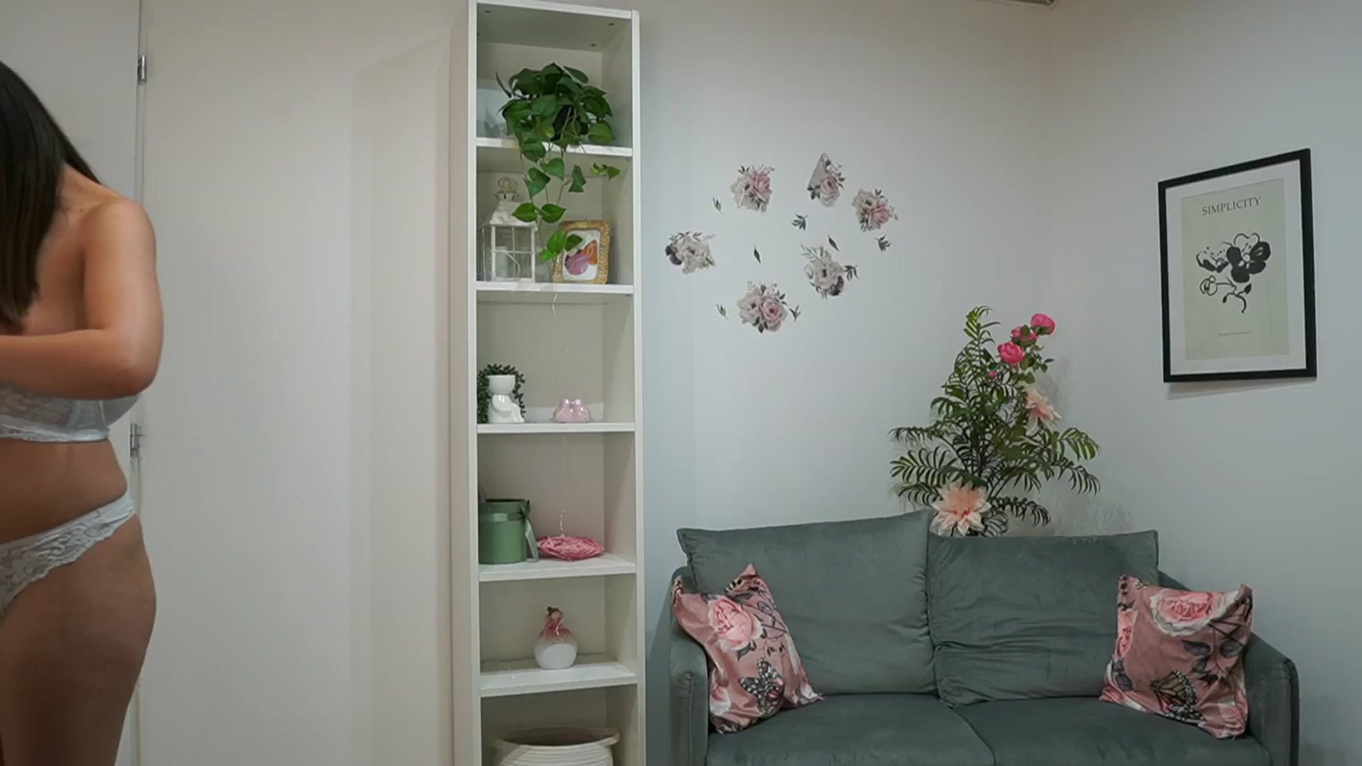 Gallery image thumbnail from AudreyBitoni_'s myfreecams stream on, 05/23/2024, 12:58 image 1 of 20