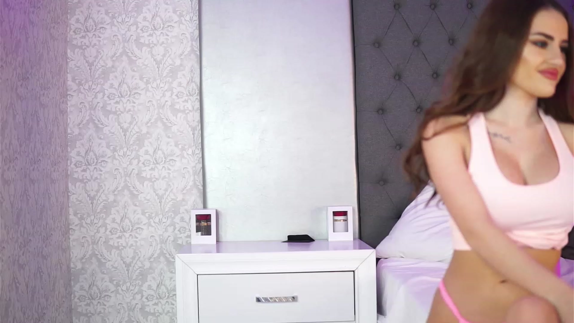 Gallery image thumbnail from AudreyRyen's myfreecams stream on, 11/17/2022, 13:09 image 3 of 20