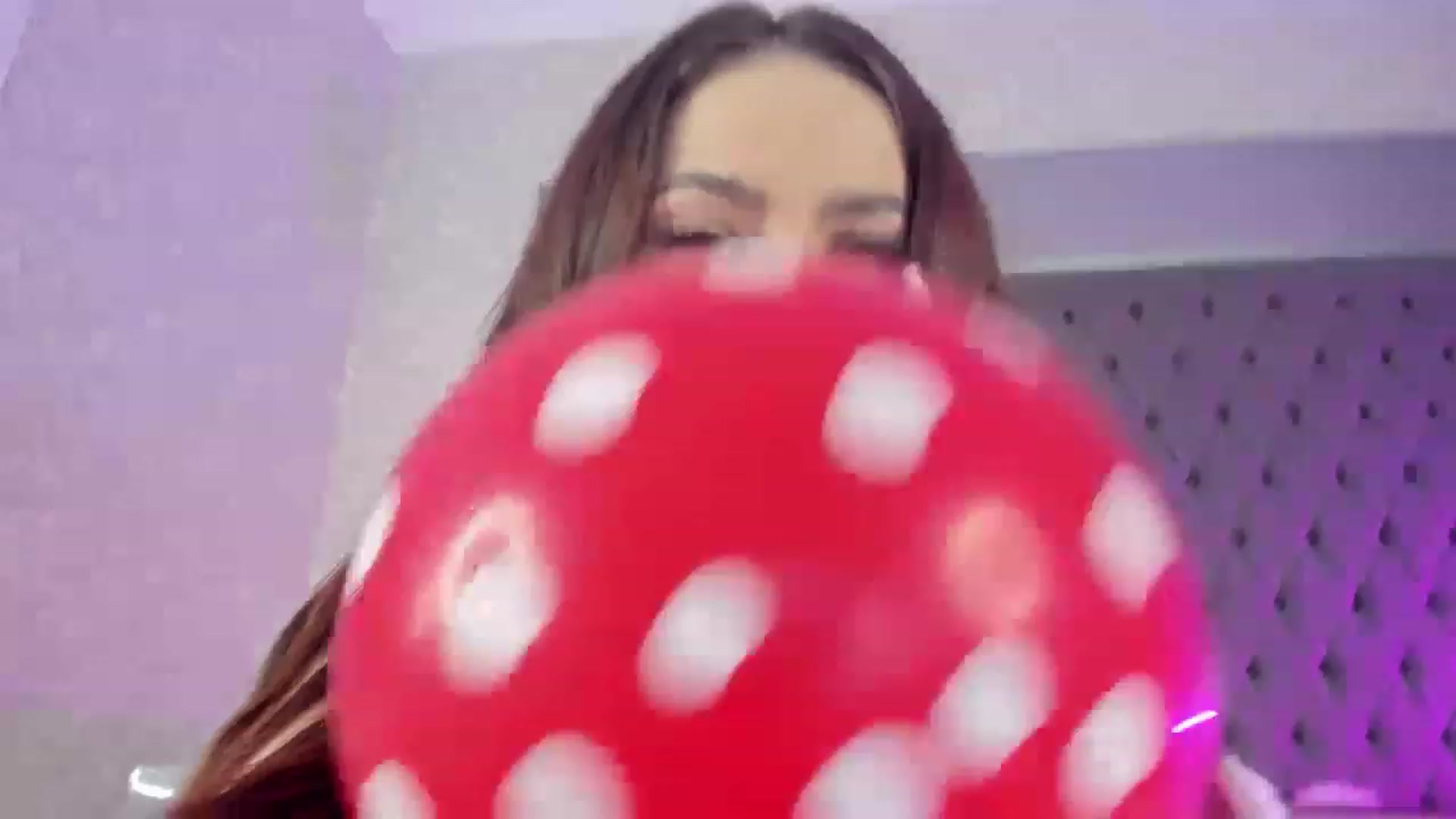 Gallery image thumbnail from AudreyRyen's myfreecams stream on, 02/10/2023, 17:36 image 15 of 20