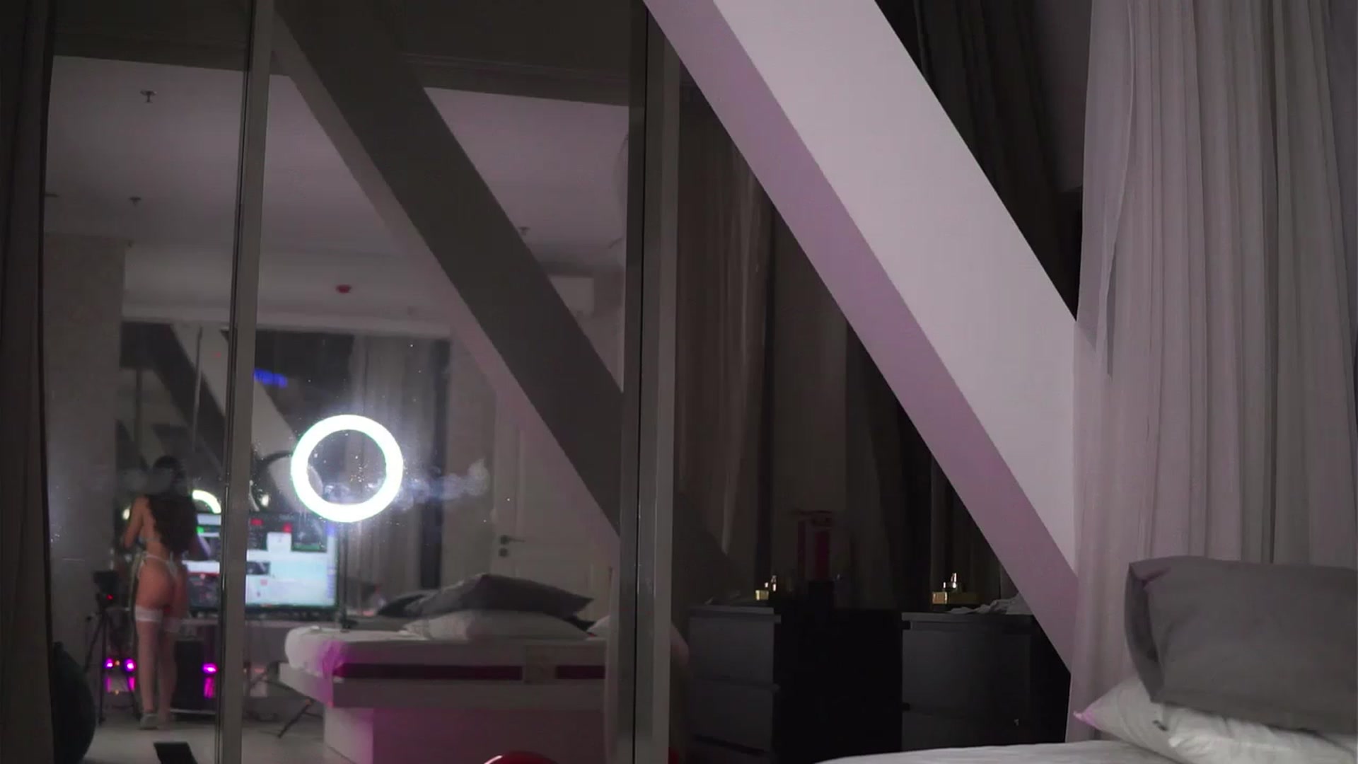 Gallery image thumbnail from AudreyRyen's myfreecams stream on, 03/01/2023, 20:04 image 19 of 20