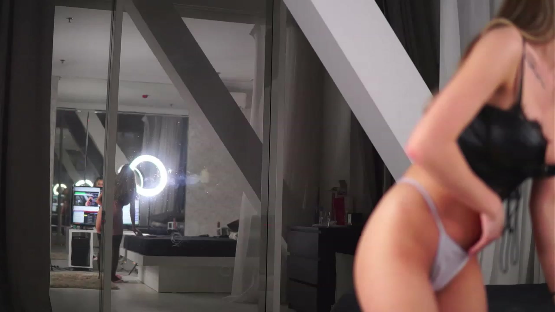 Gallery image thumbnail from AudreyRyen's myfreecams stream on, 03/21/2023, 17:17 image 9 of 20