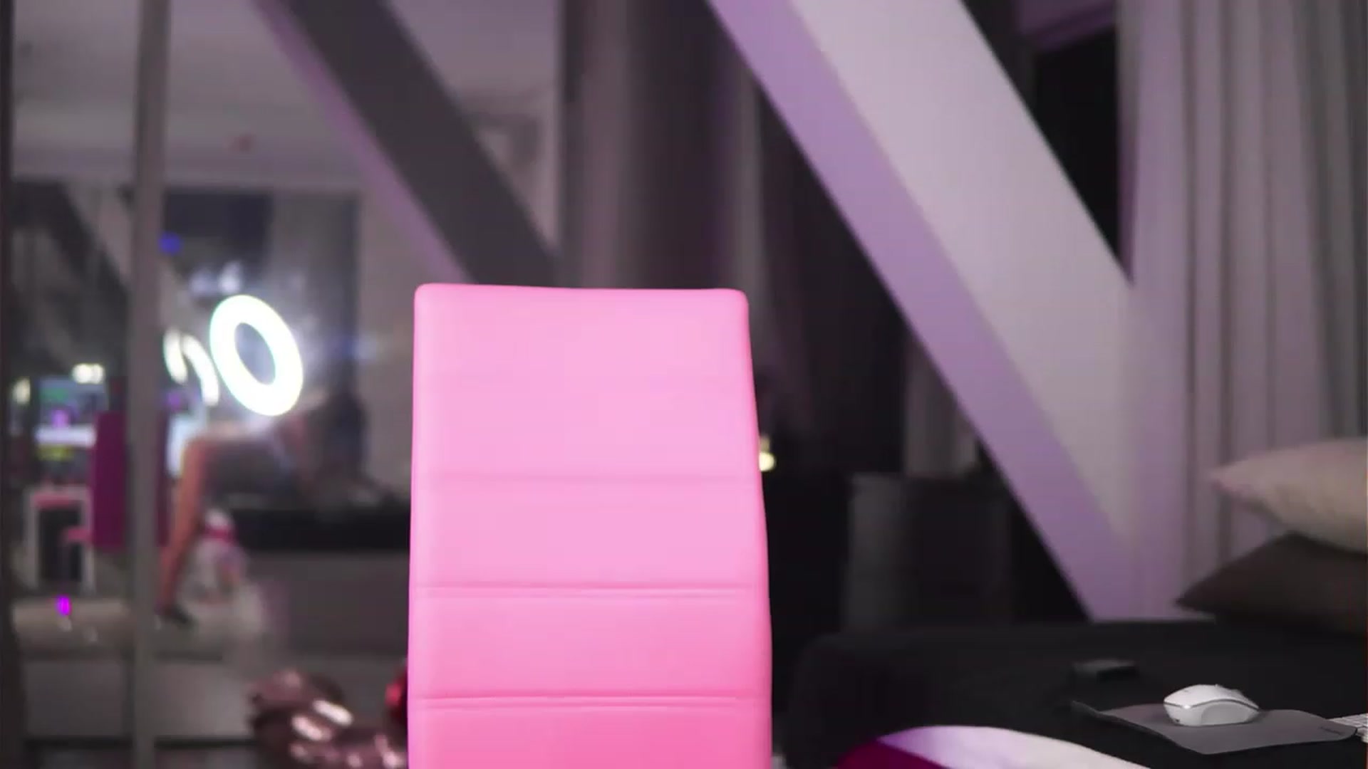 Gallery image thumbnail from AudreyRyen's myfreecams stream on, 04/22/2023, 17:34 image 18 of 20