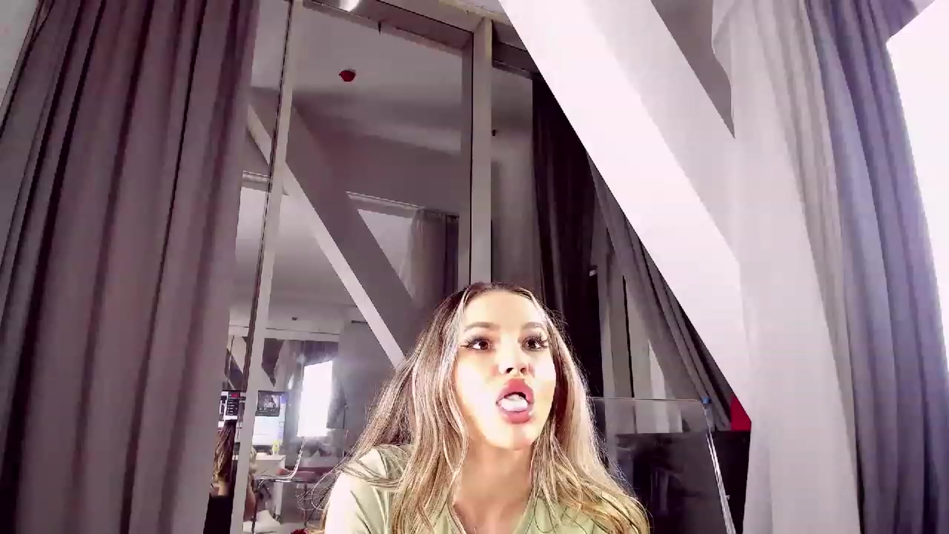 Gallery image thumbnail from AudreyRyen's myfreecams stream on, 06/16/2023, 19:24 image 19 of 20