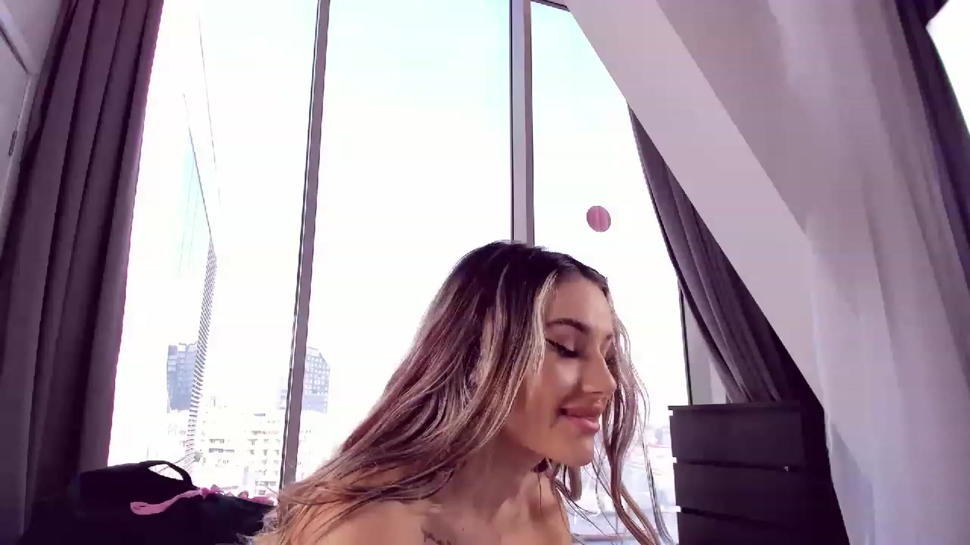 Gallery image thumbnail from AudreyRyen's myfreecams stream on, 06/21/2023, 14:32 image 3 of 20